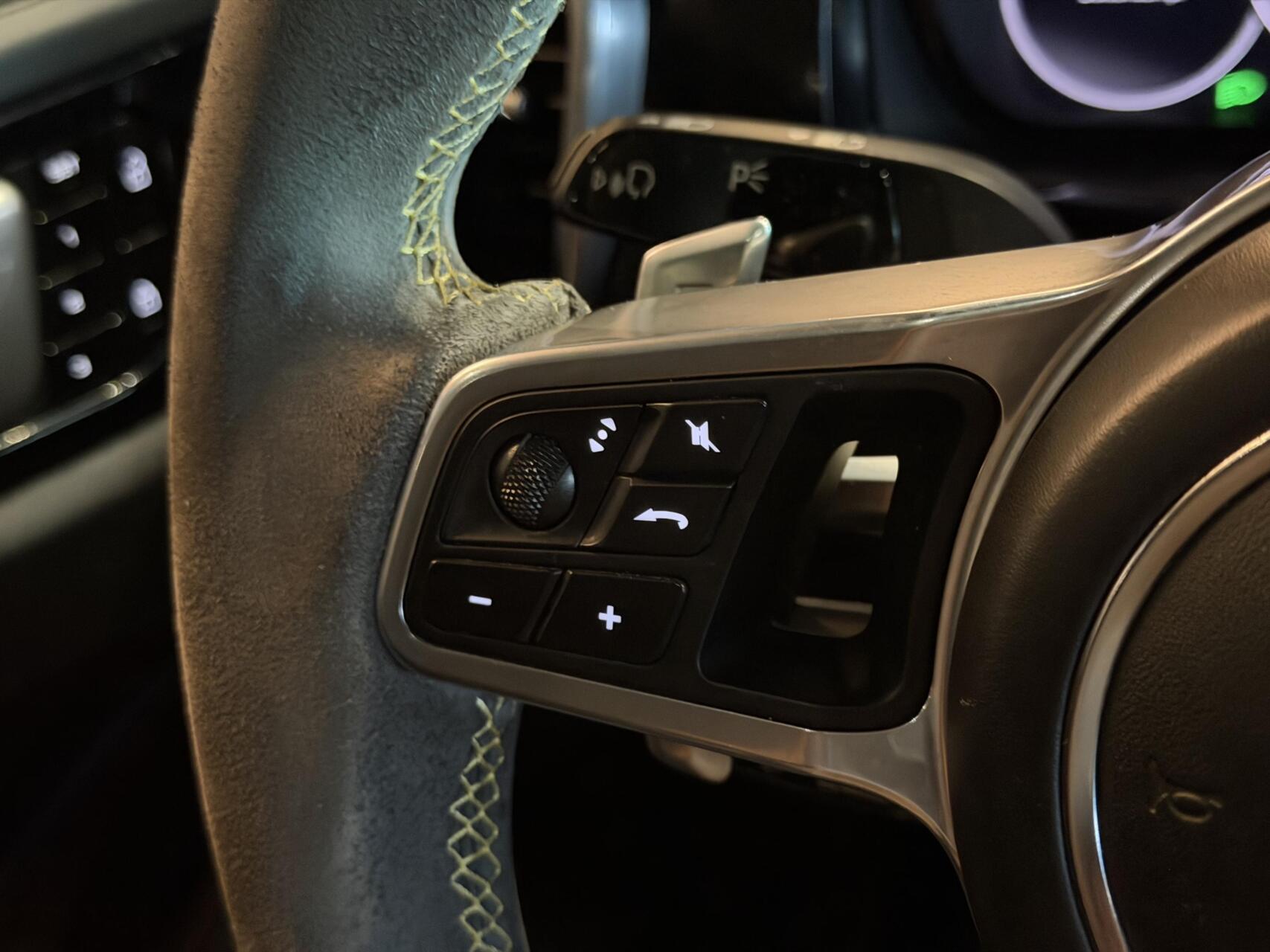Foto van Porsche Cayenne E-hybrid