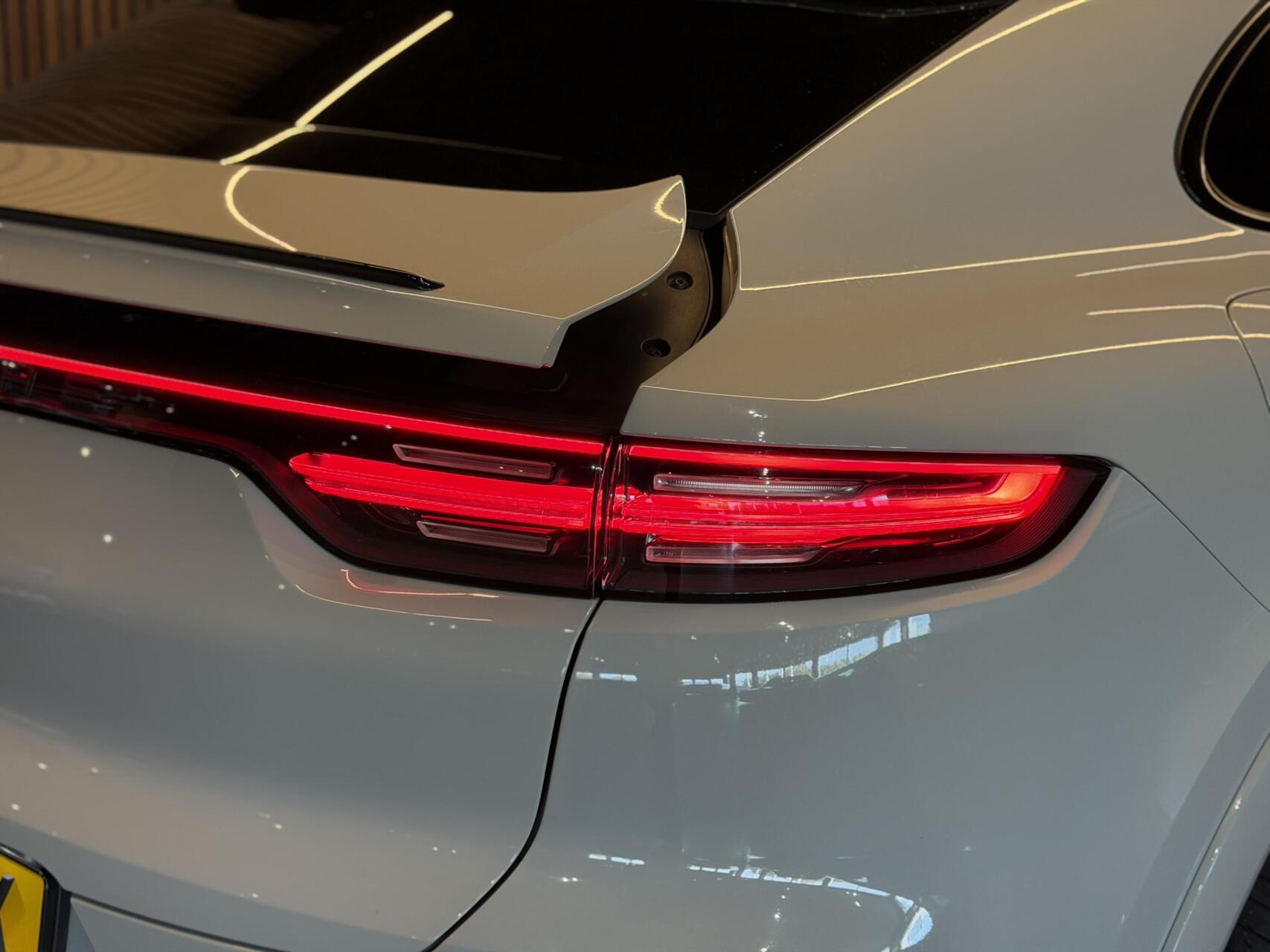 Foto van Porsche Cayenne E-hybrid