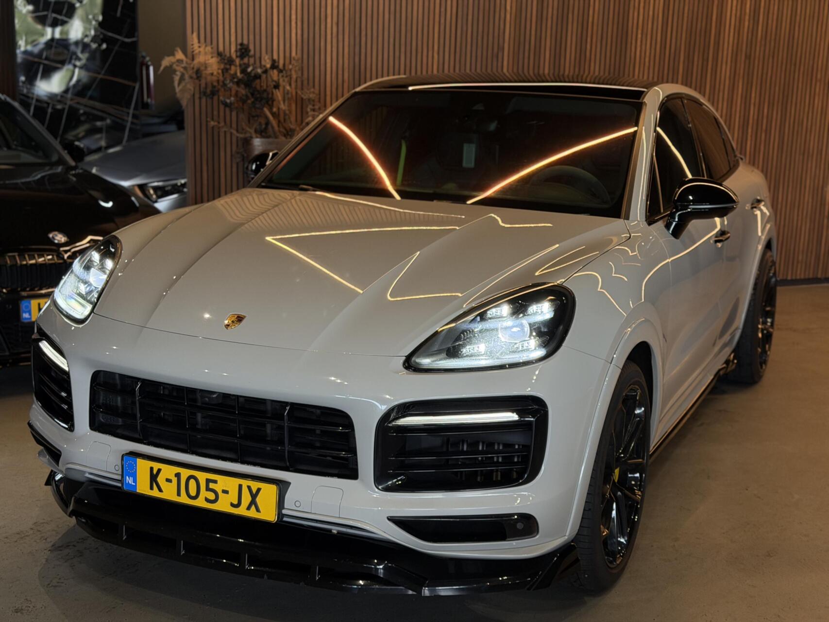 Foto van Porsche Cayenne E-hybrid