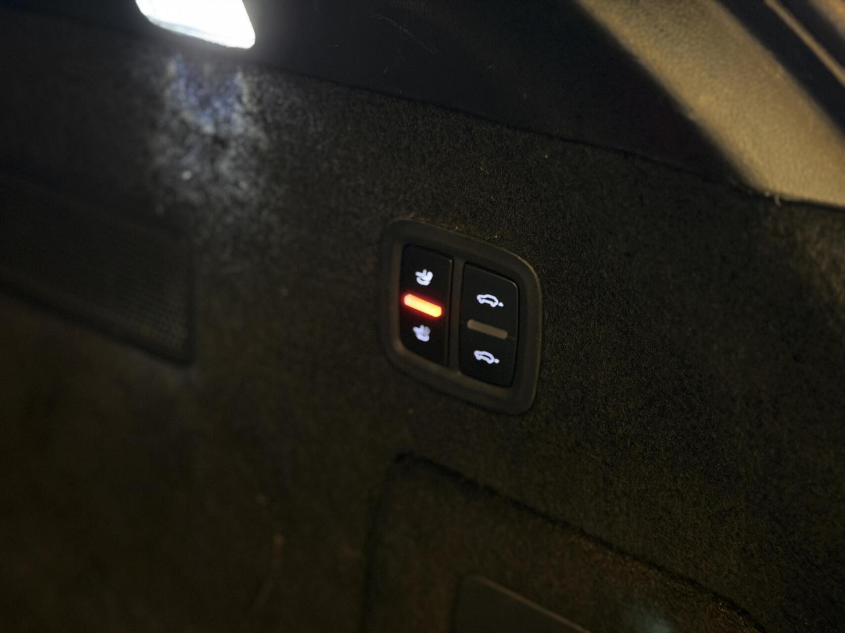 Foto van Porsche Cayenne E-hybrid