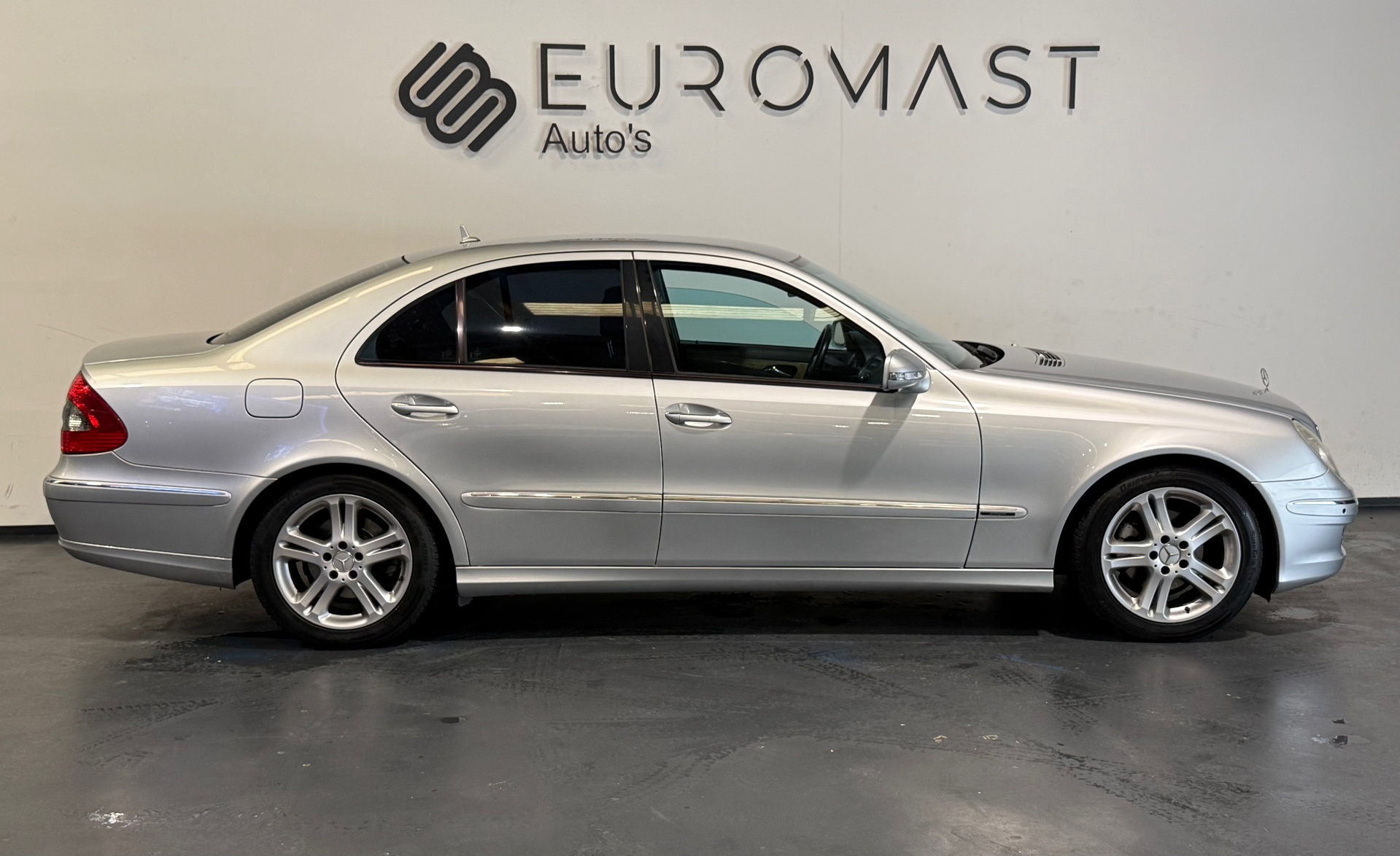 Foto van Mercedes-Benz E 280