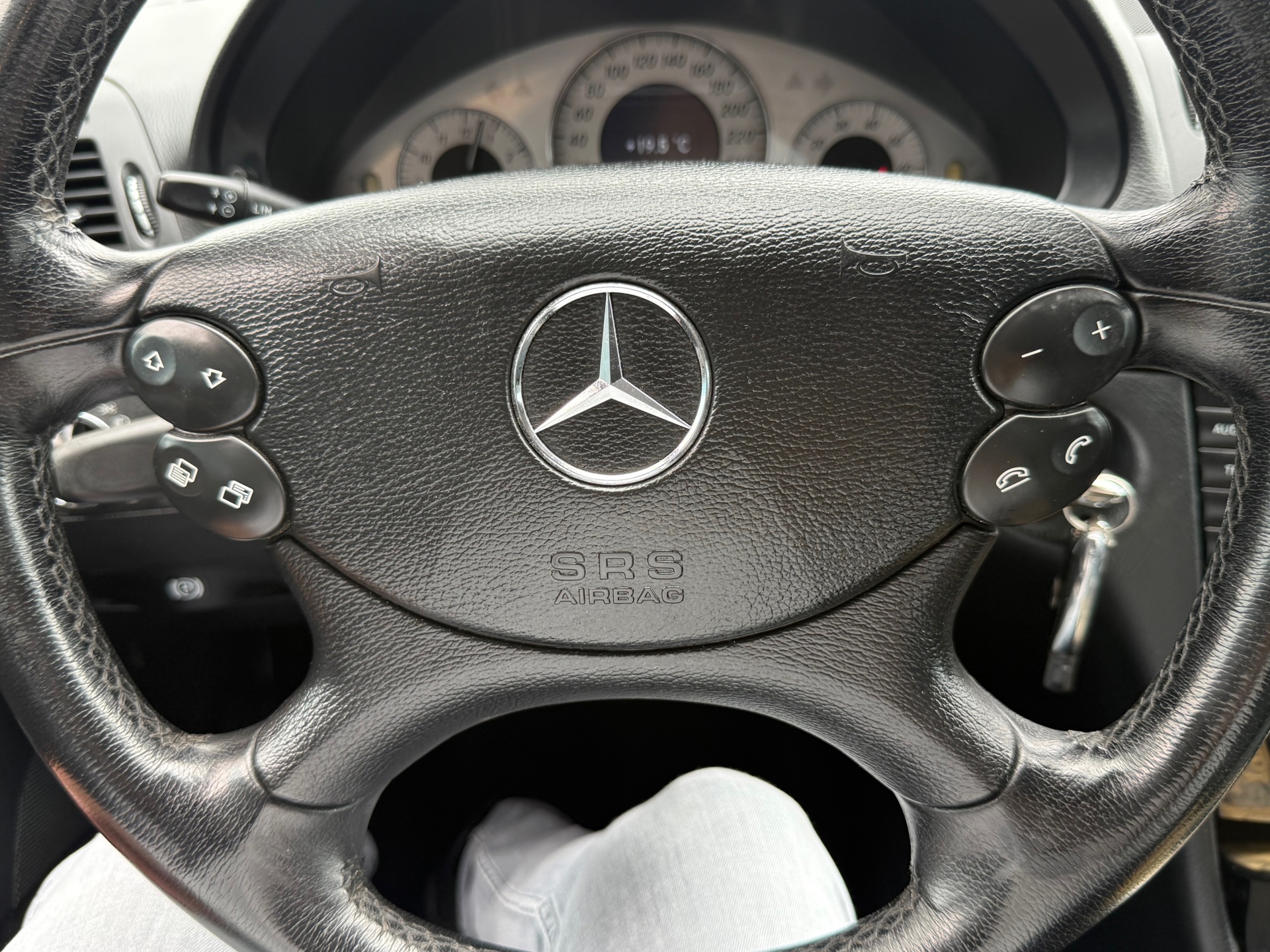 Foto van Mercedes-Benz E 280