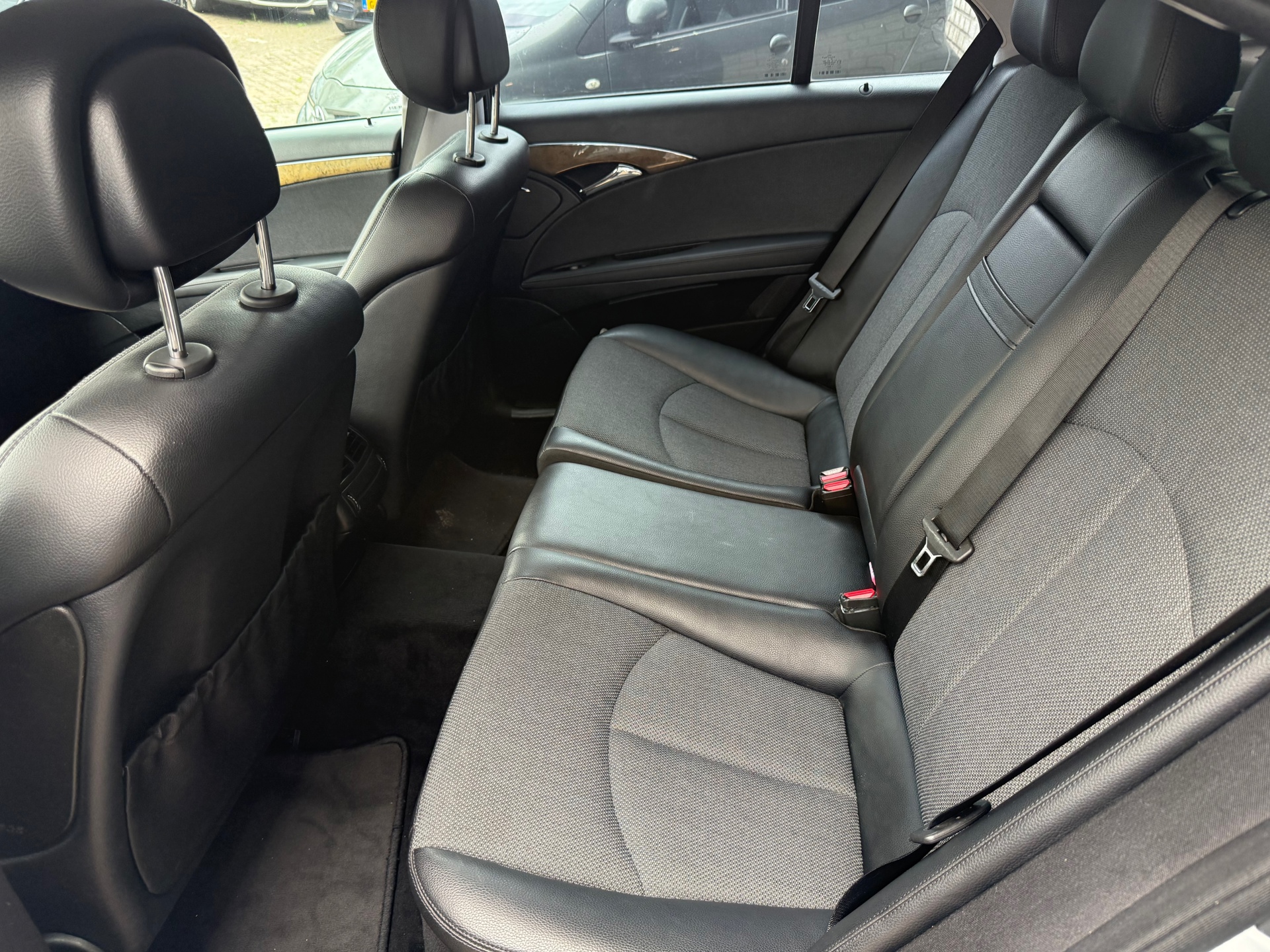 Foto van Mercedes-Benz E 280