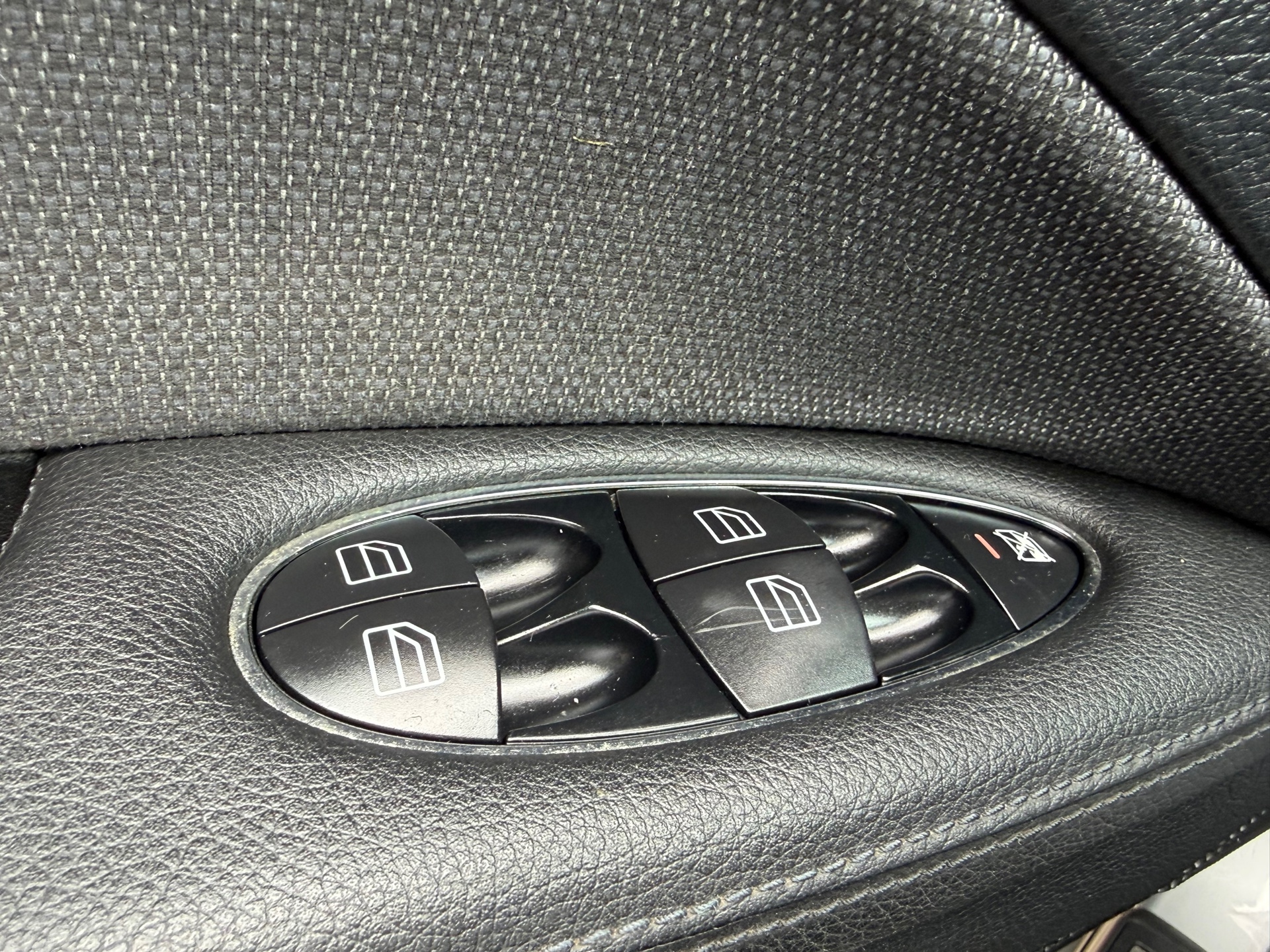 Foto van Mercedes-Benz E 280