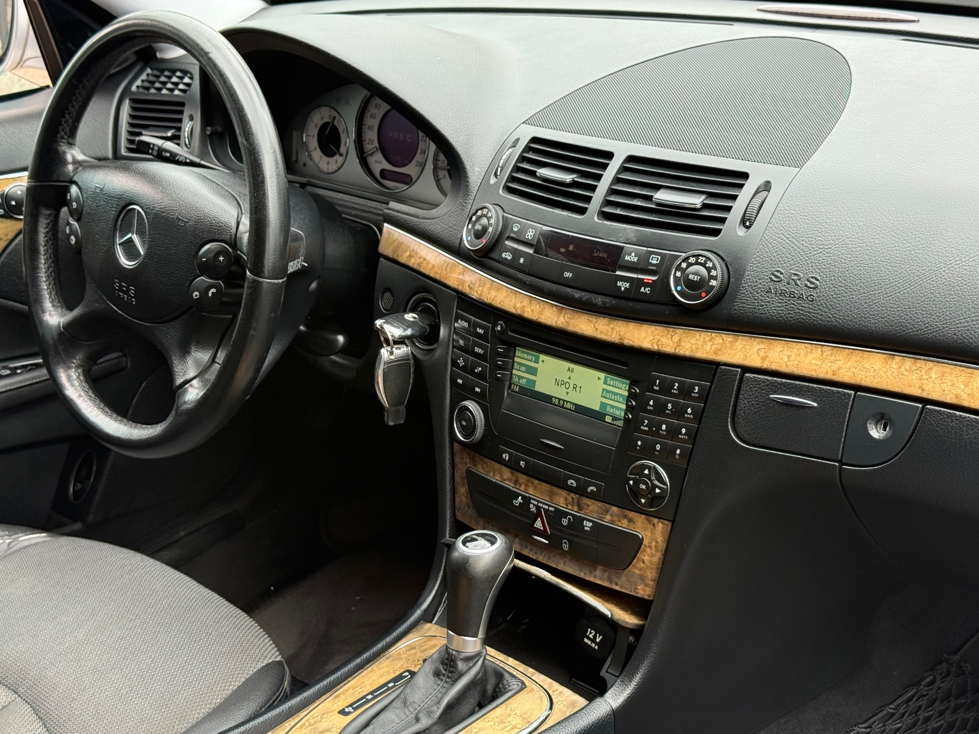 Foto van Mercedes-Benz E 280