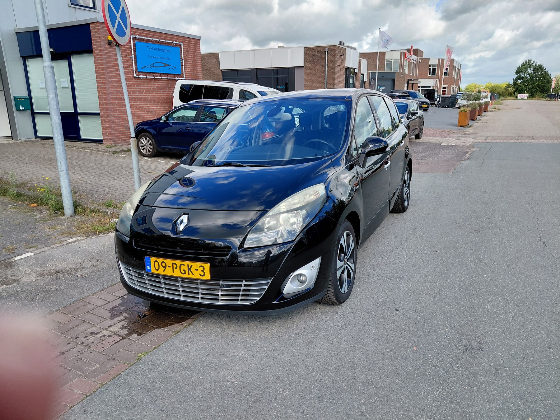 Renault Megane Scenic 1.4 TCe Bose Dealer onderhouden lage km stand 2011 - voorkant