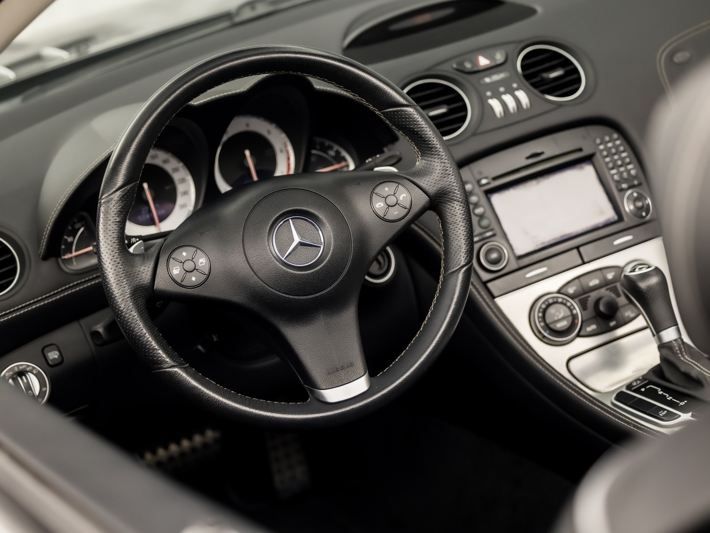 Foto van Mercedes-Benz SL 280