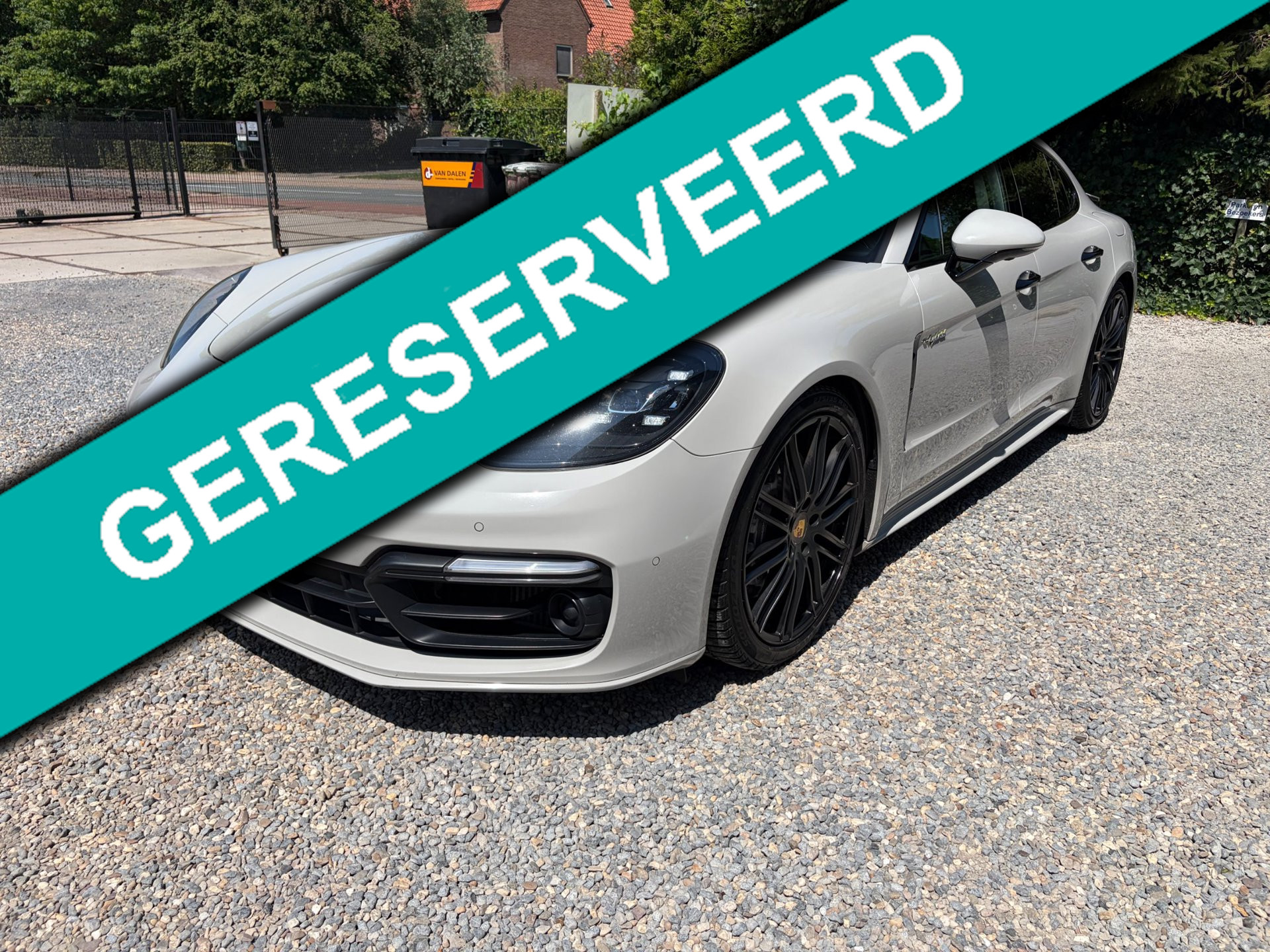 Foto van Porsche Panamera 4 E-hybrid