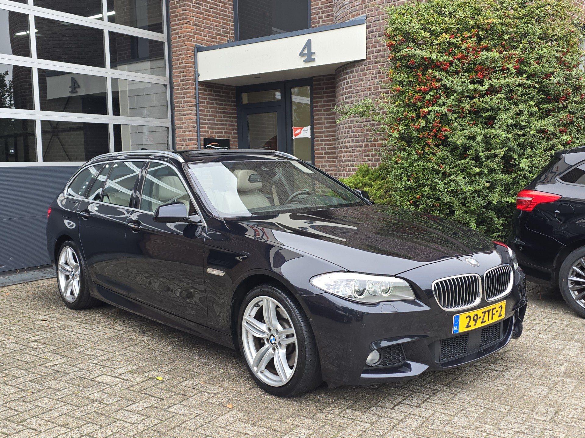 BMW 5er Reihe 530xd Upgrade Edition M |Pano |Leer |Nap 2013 - voorkant