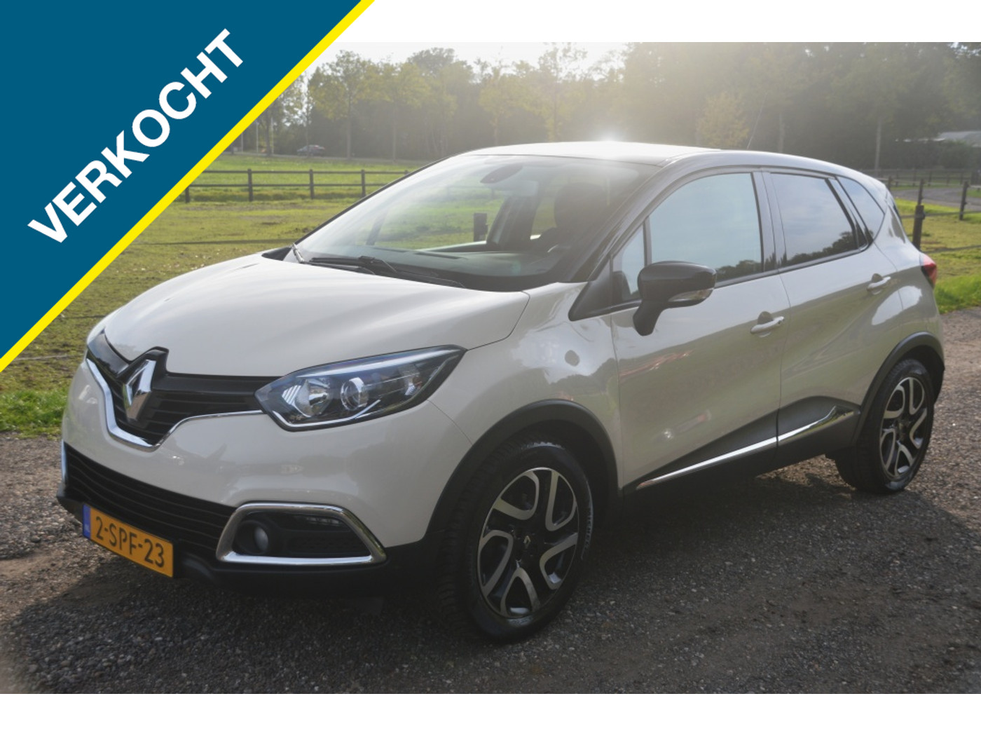 Renault Captur 1.2 TCe Dynamique automaat camera trekhaak 2013 - voorkant