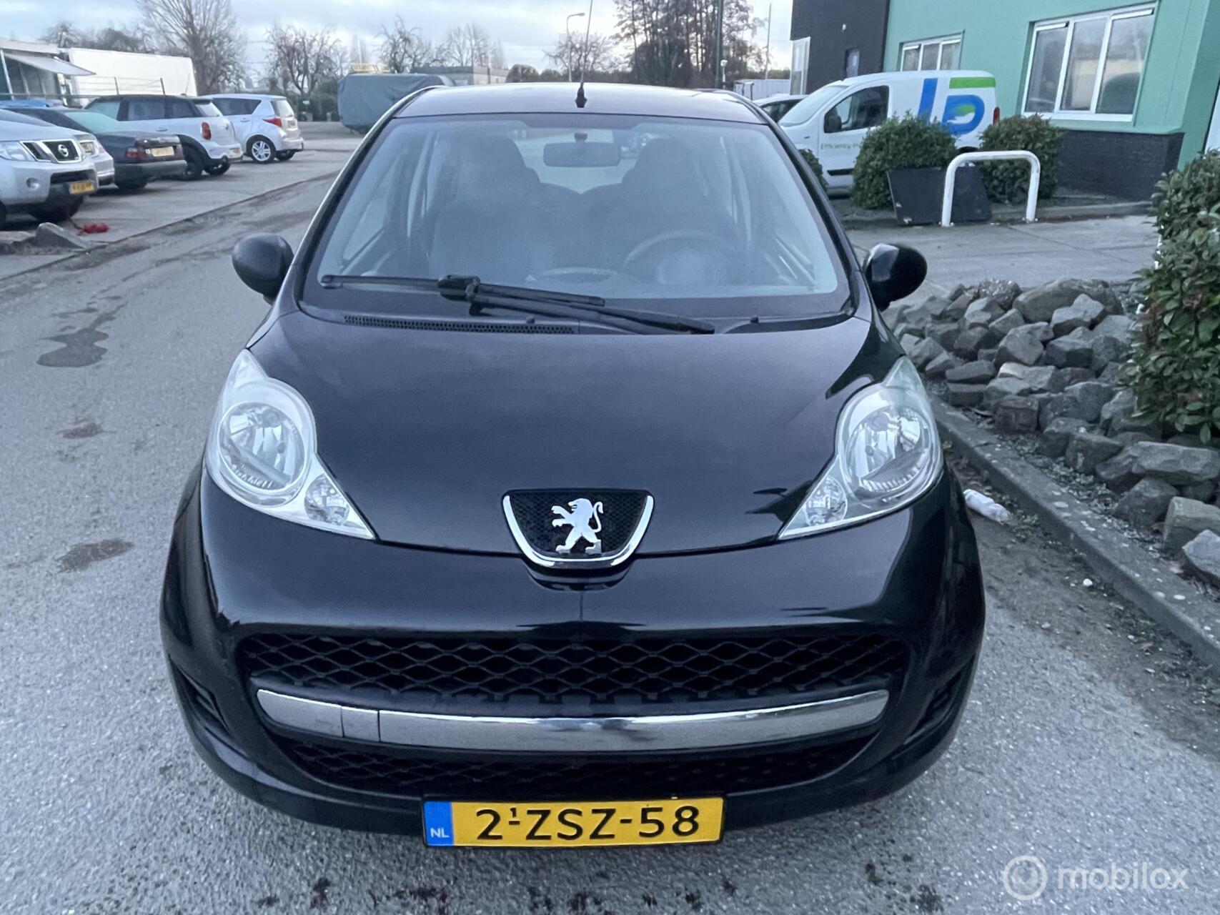 Peugeot 107 1.0-12V Millesim 200 Nieuwe Apk 2010 - voorkant