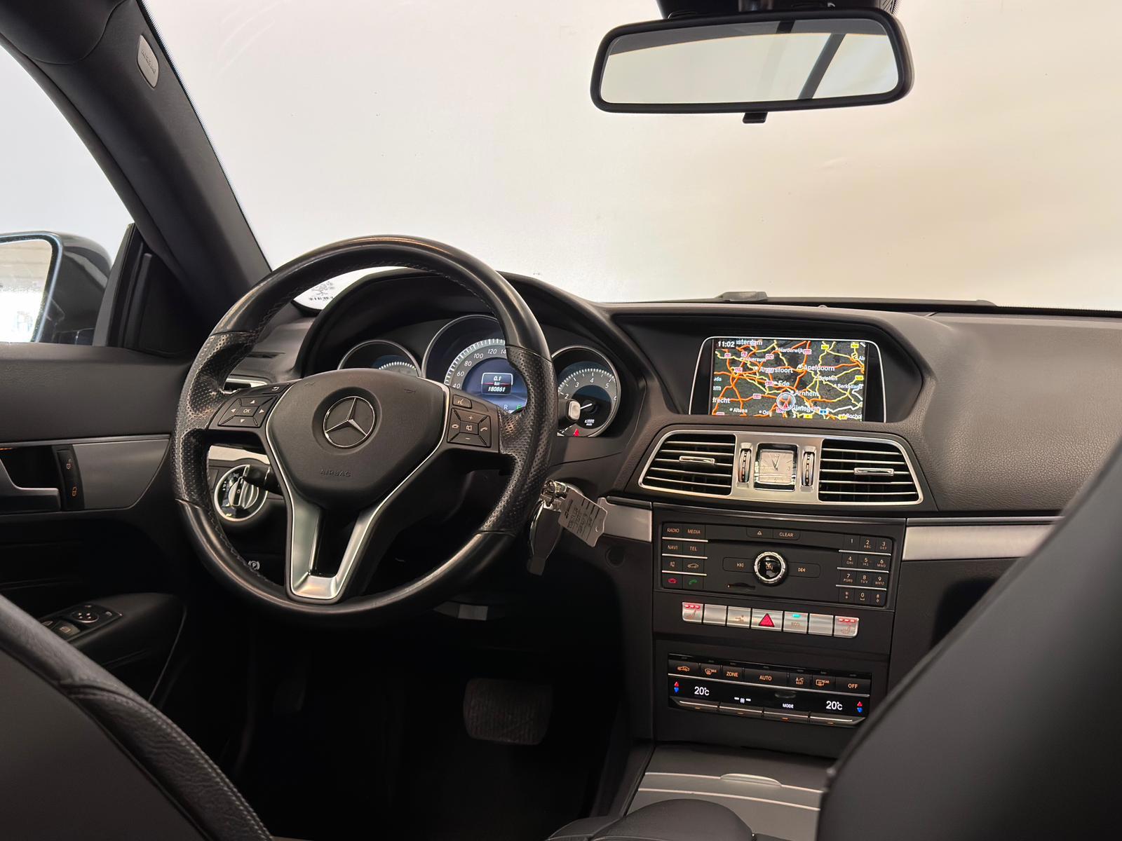 Foto van Mercedes-Benz E 200