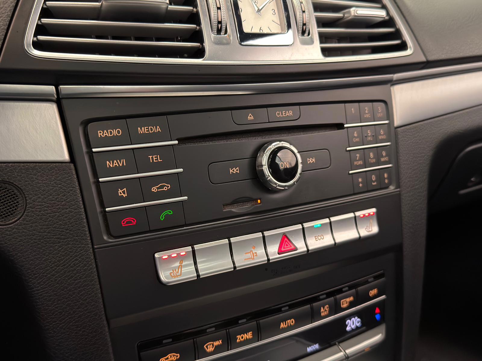 Foto van Mercedes-Benz E 200