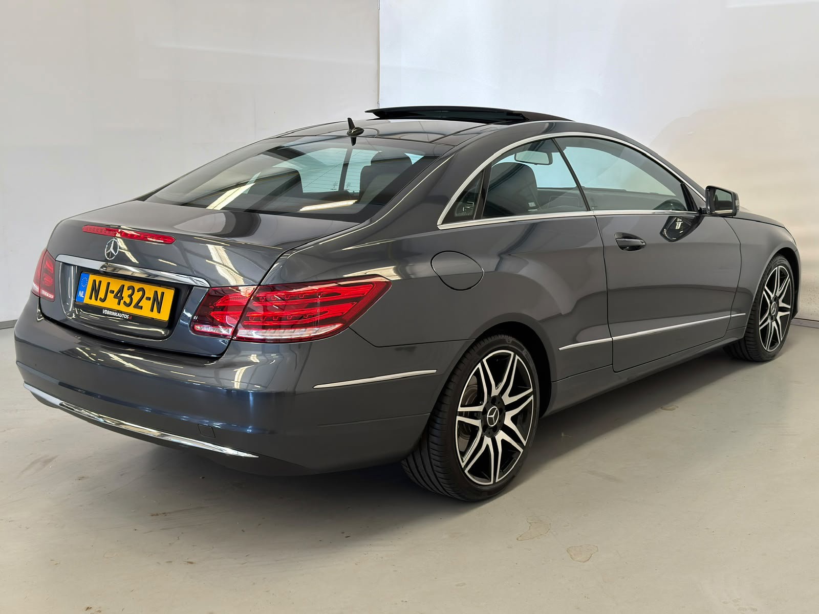Foto van Mercedes-Benz E 200
