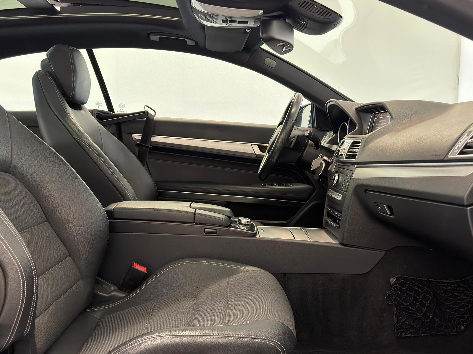 Foto van Mercedes-Benz E 200