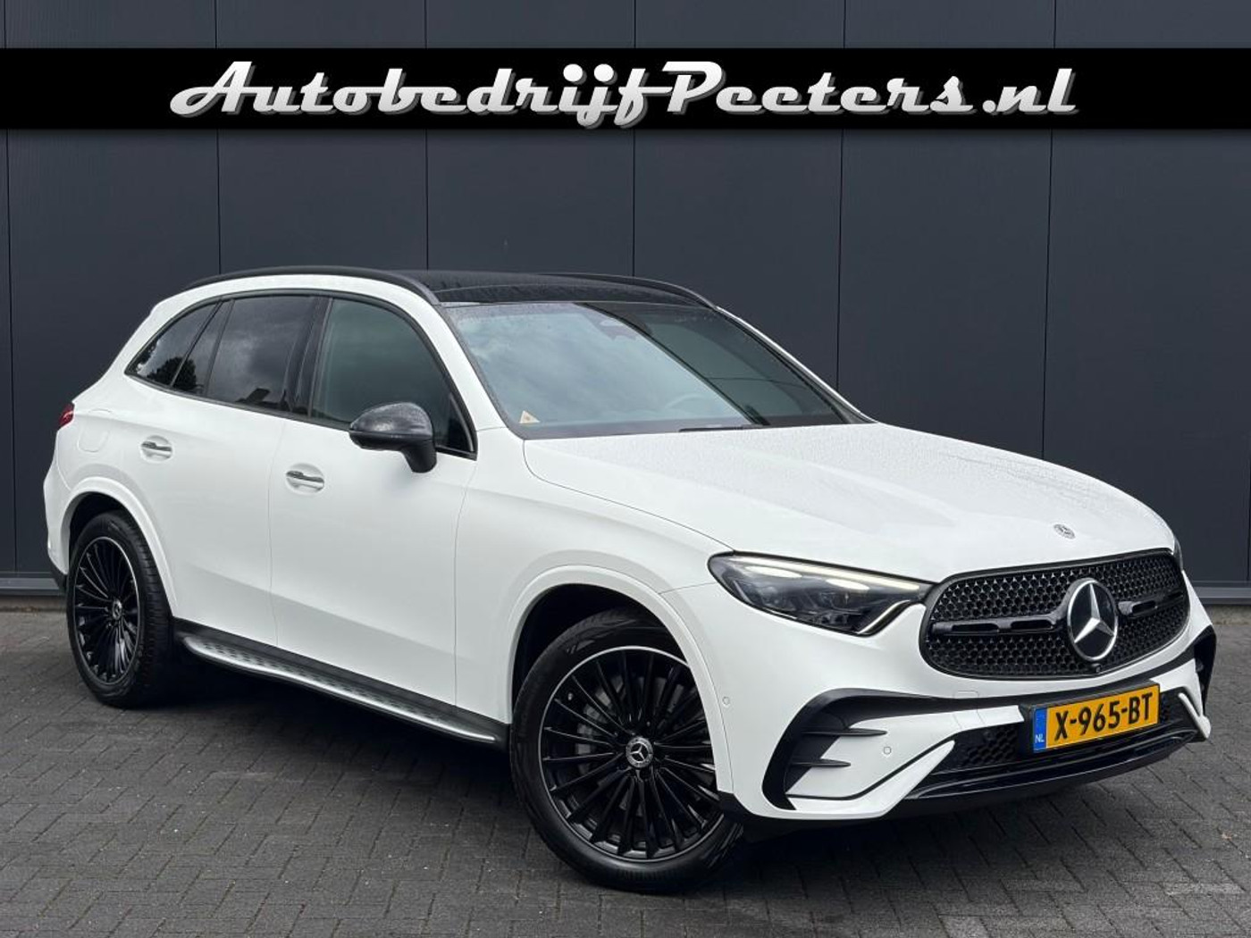 Mercedes-Benz GLC 200 4Matic GLC 200 AMG Night Pano ACC Camera Digital Light Memory Sfeerlicht e.Trekhaak 2023 - voorkant