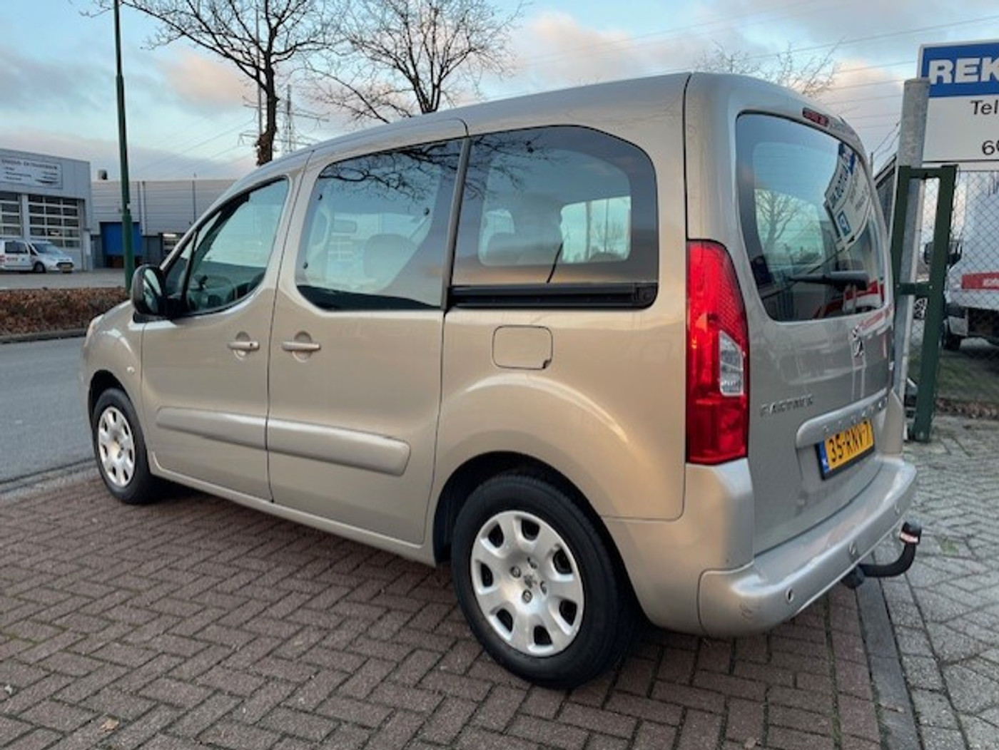 Foto van Peugeot Partner