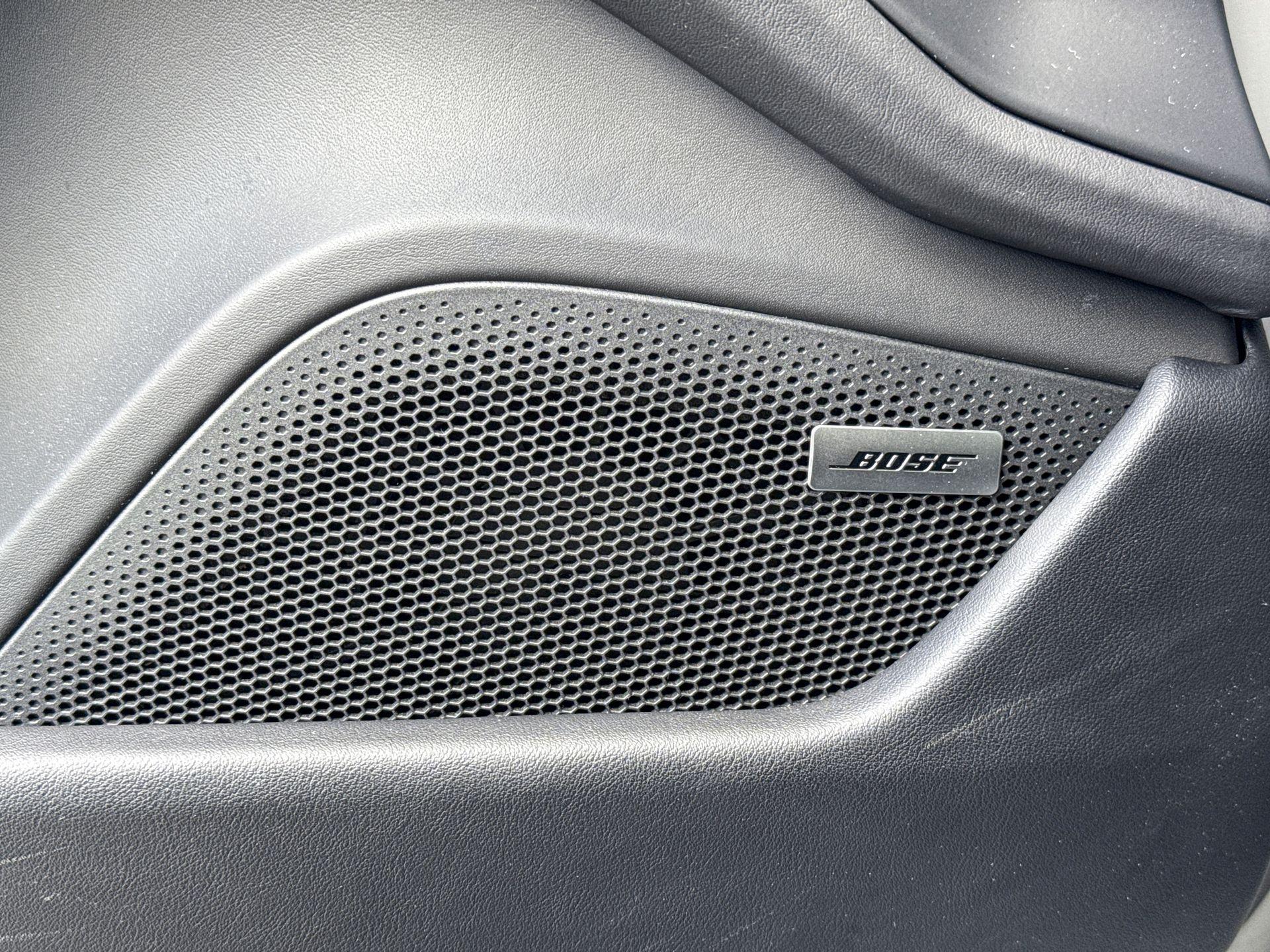 Foto van Porsche Taycan 4