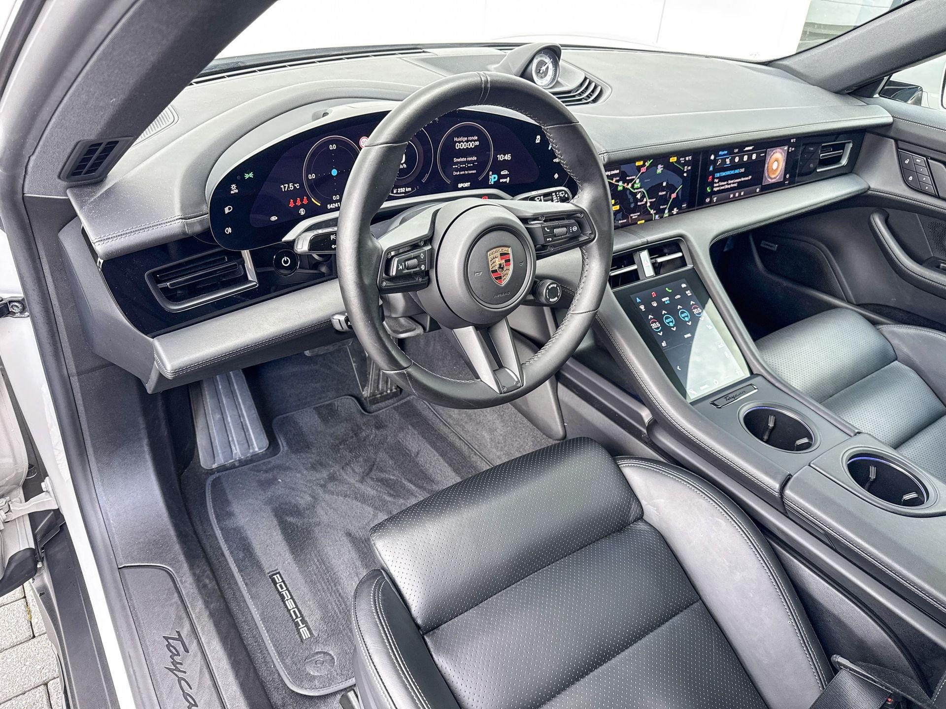 Foto van Porsche Taycan 4