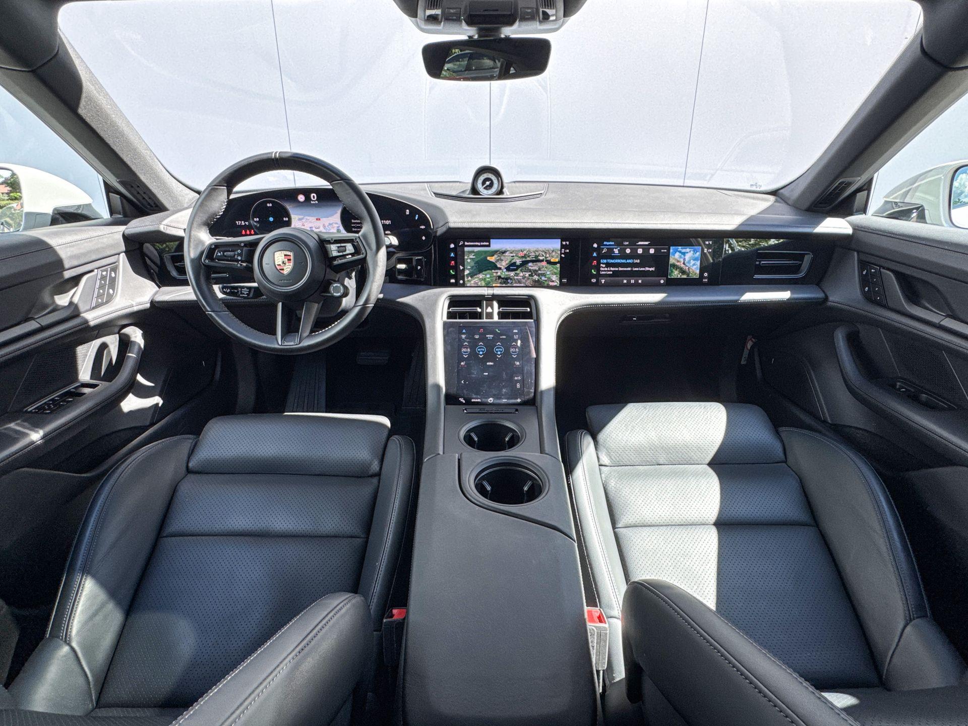 Foto van Porsche Taycan 4