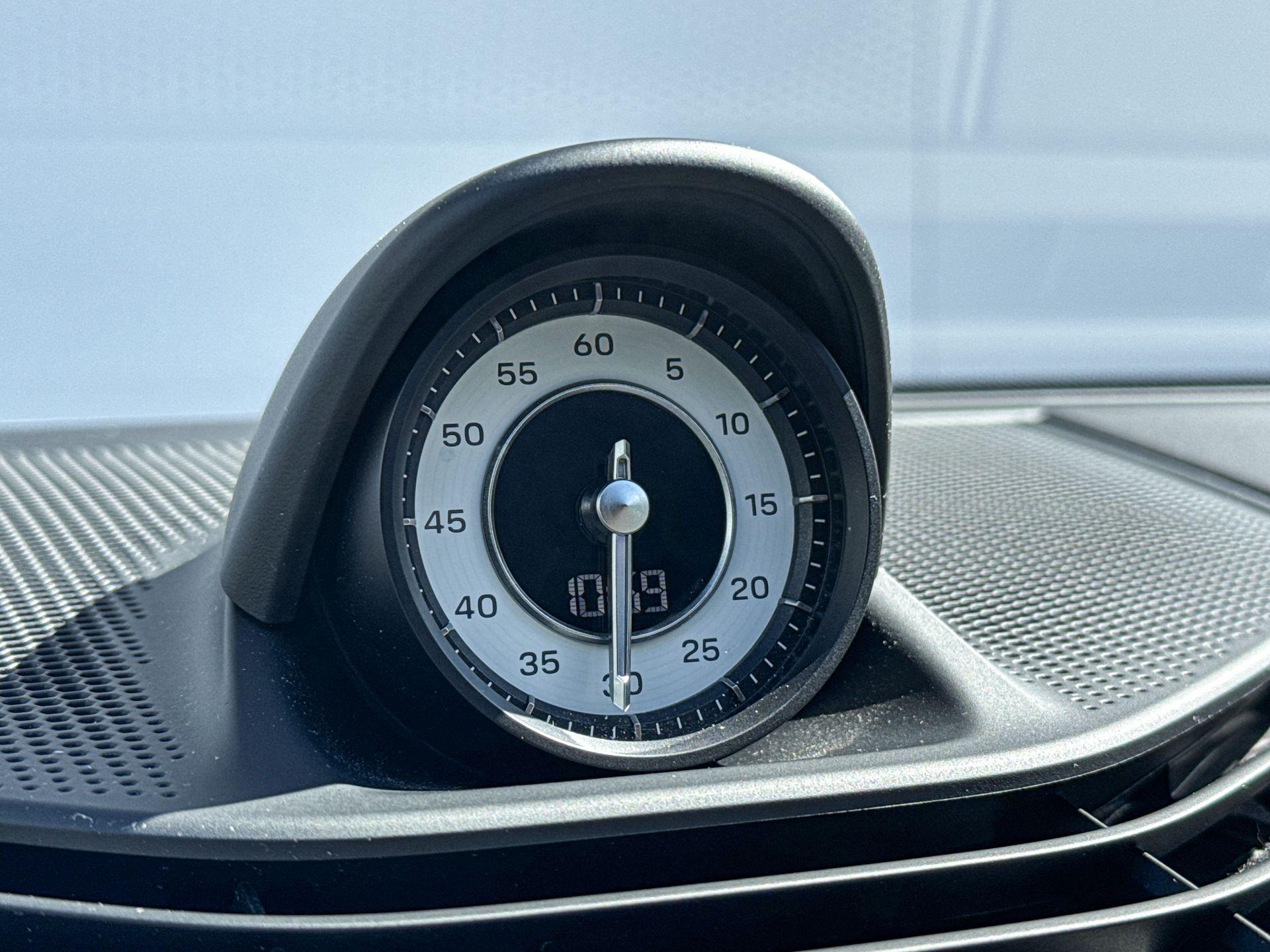 Foto van Porsche Taycan 4