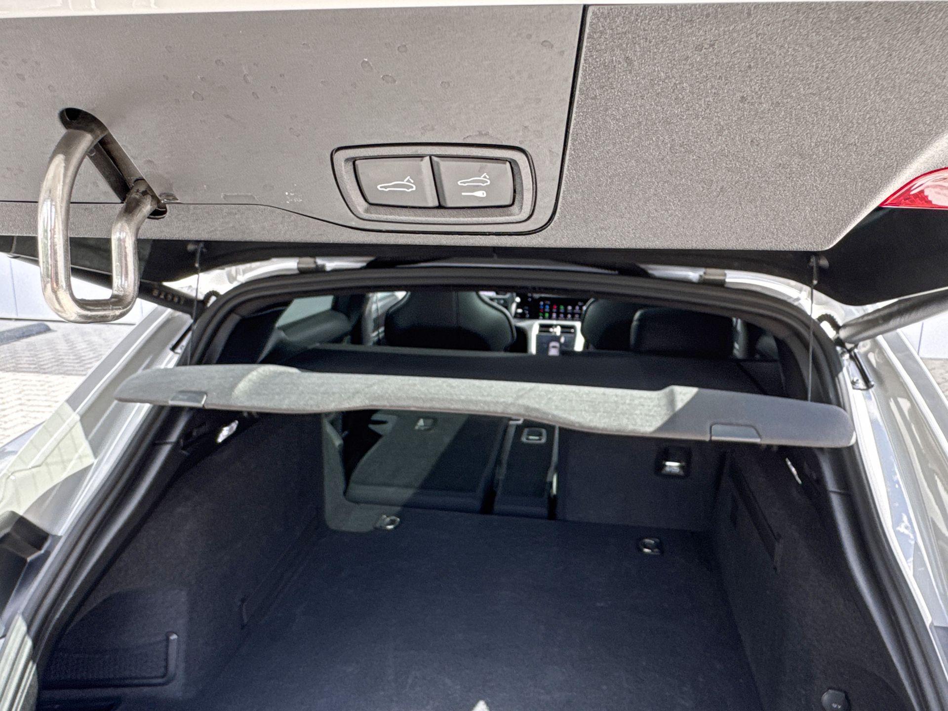 Foto van Porsche Taycan 4