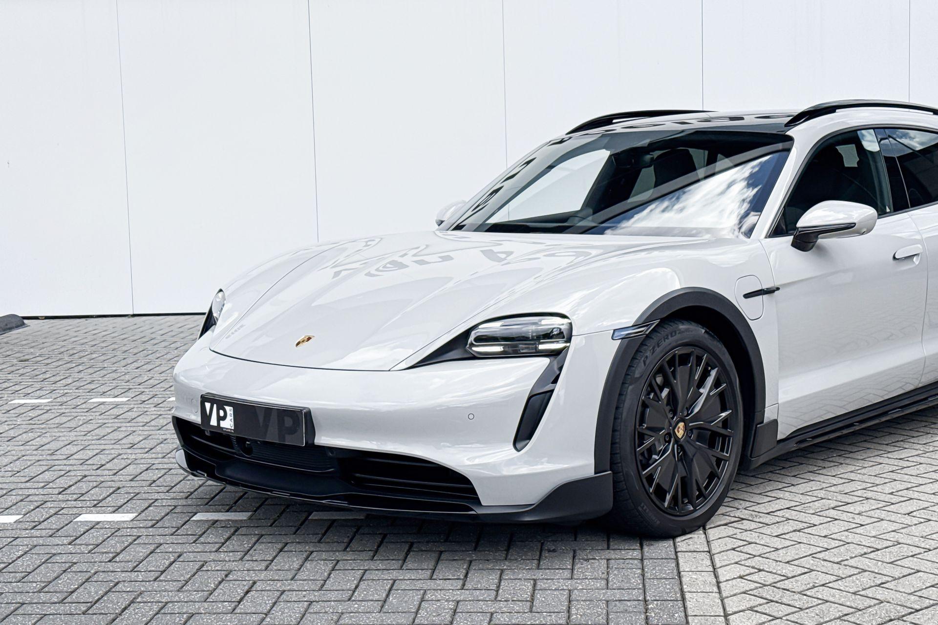 Foto van Porsche Taycan 4