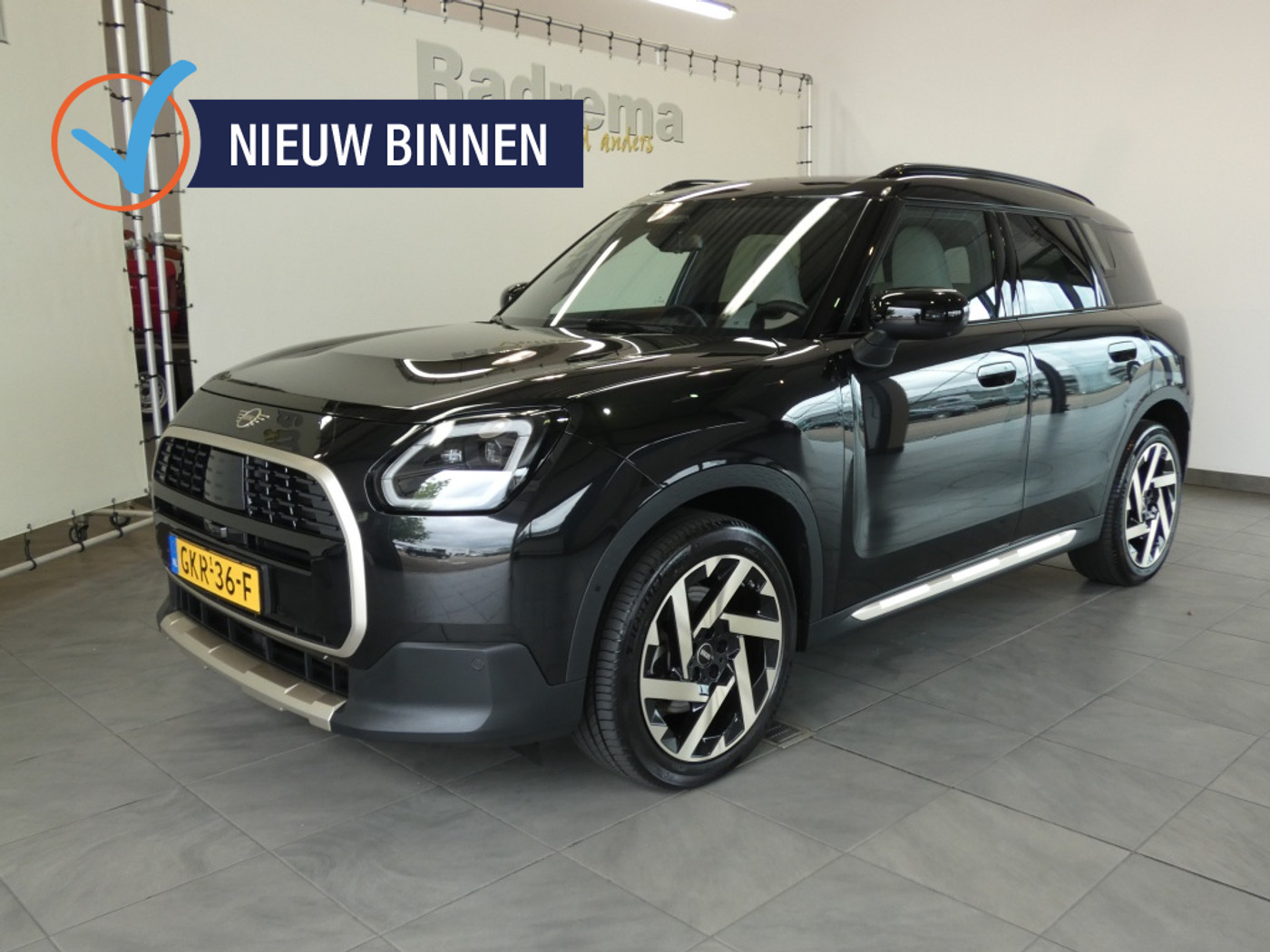 Mini Mini Countryman 1.5 C Favoured S 2024 - voorkant