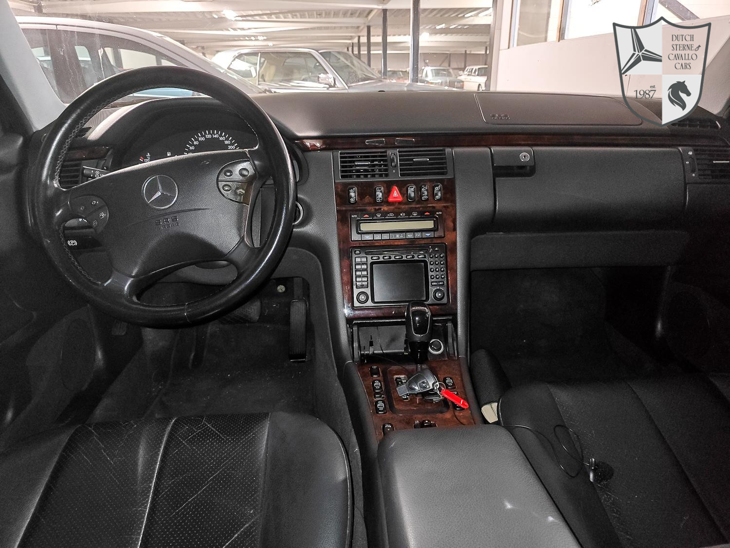 Foto van Mercedes-Benz E 200