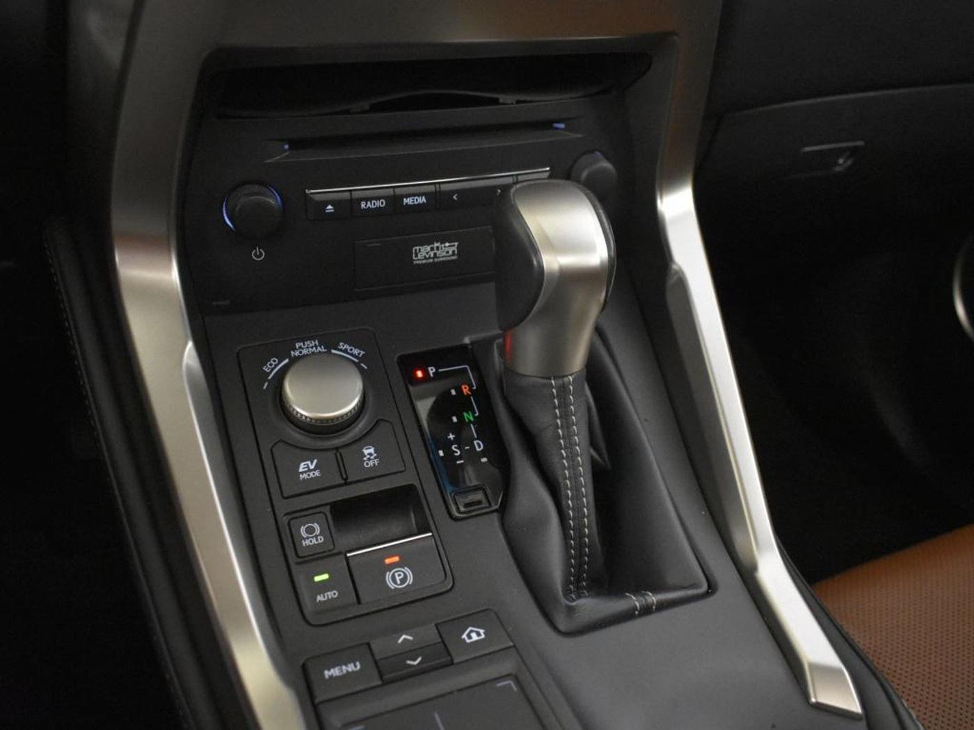 Foto van Lexus Lexus Nx300h