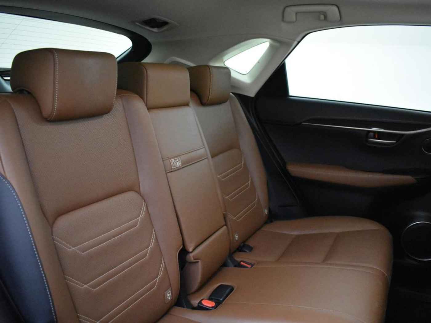 Foto van Lexus Lexus Nx300h