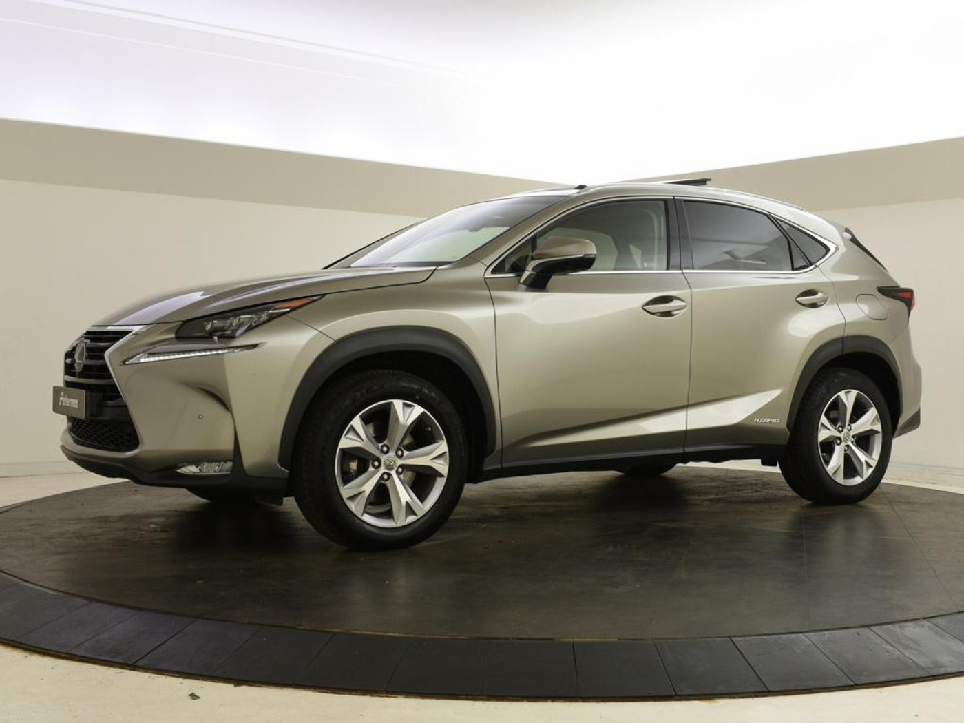 Foto van Lexus Lexus Nx300h