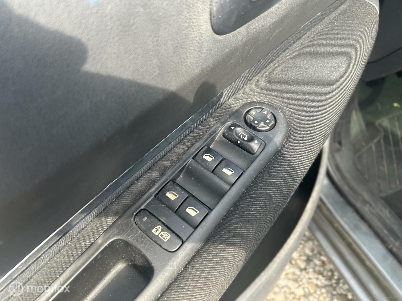 Foto van Peugeot 5008