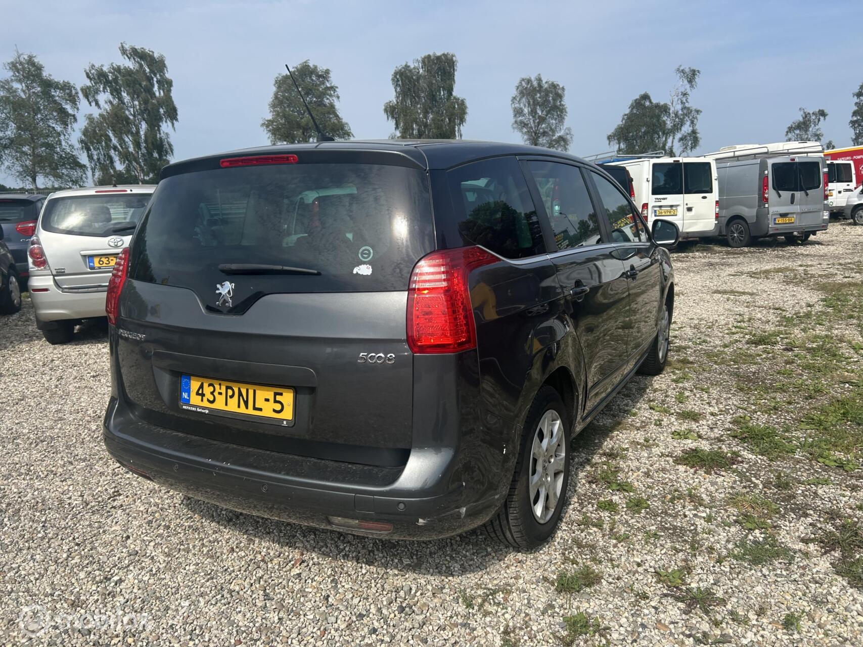 Foto van Peugeot 5008