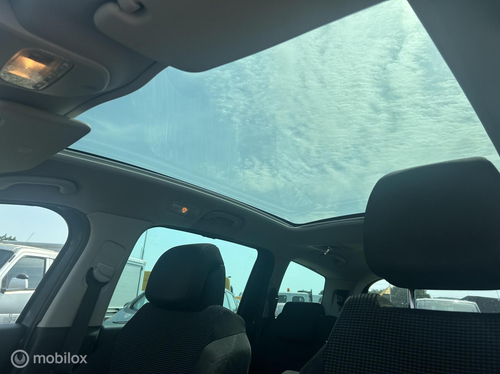 Foto van Peugeot 5008