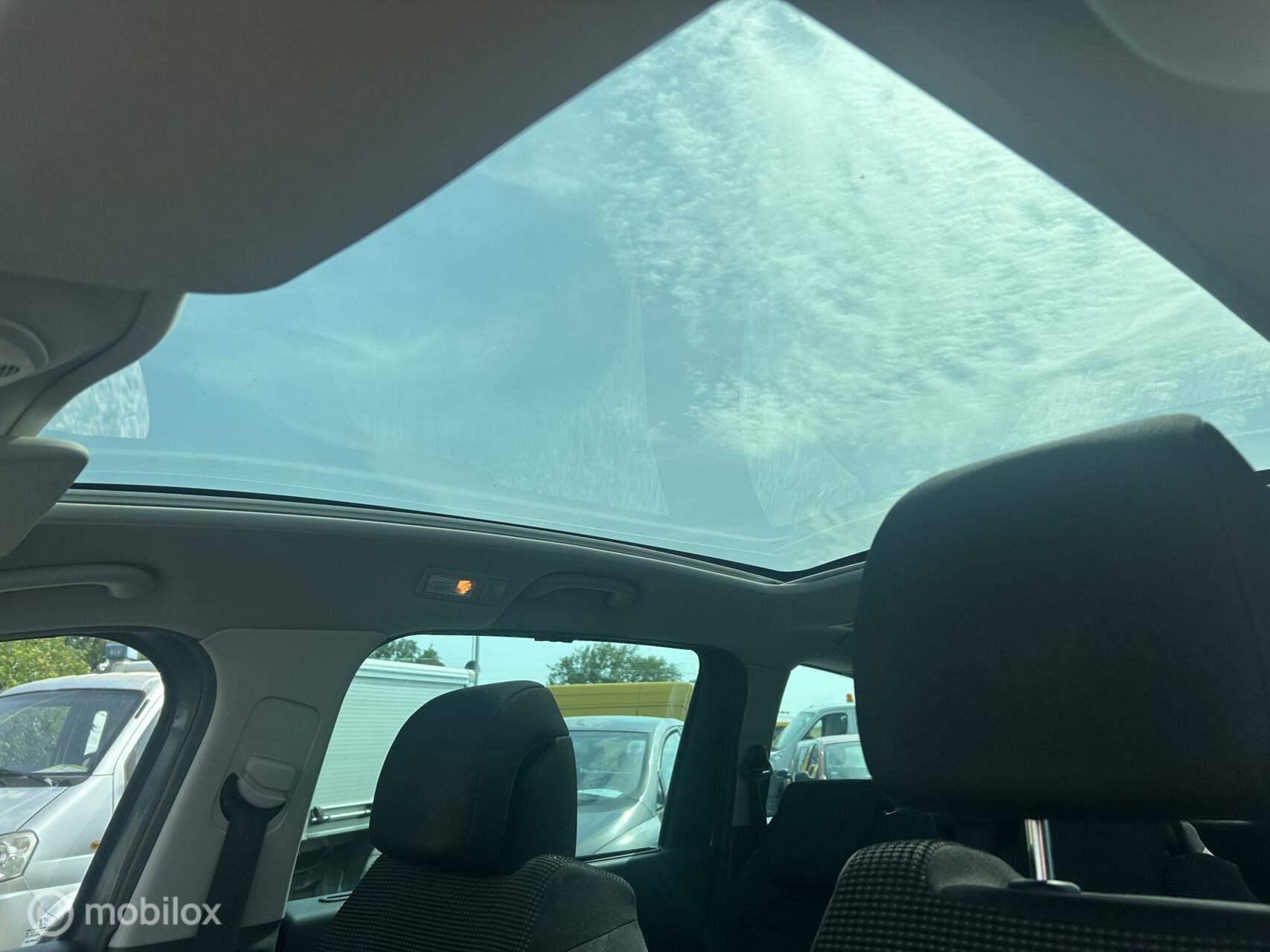Foto van Peugeot 5008