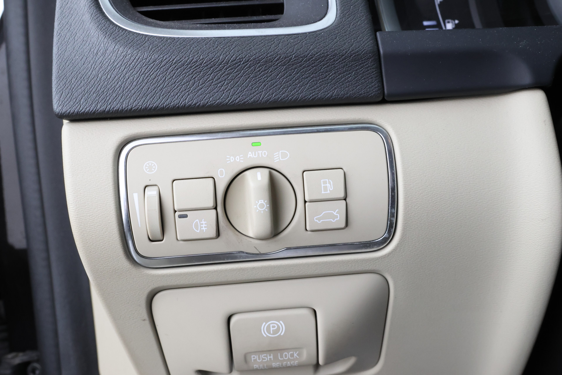 Foto van Volvo V60 Plug In Hybrid