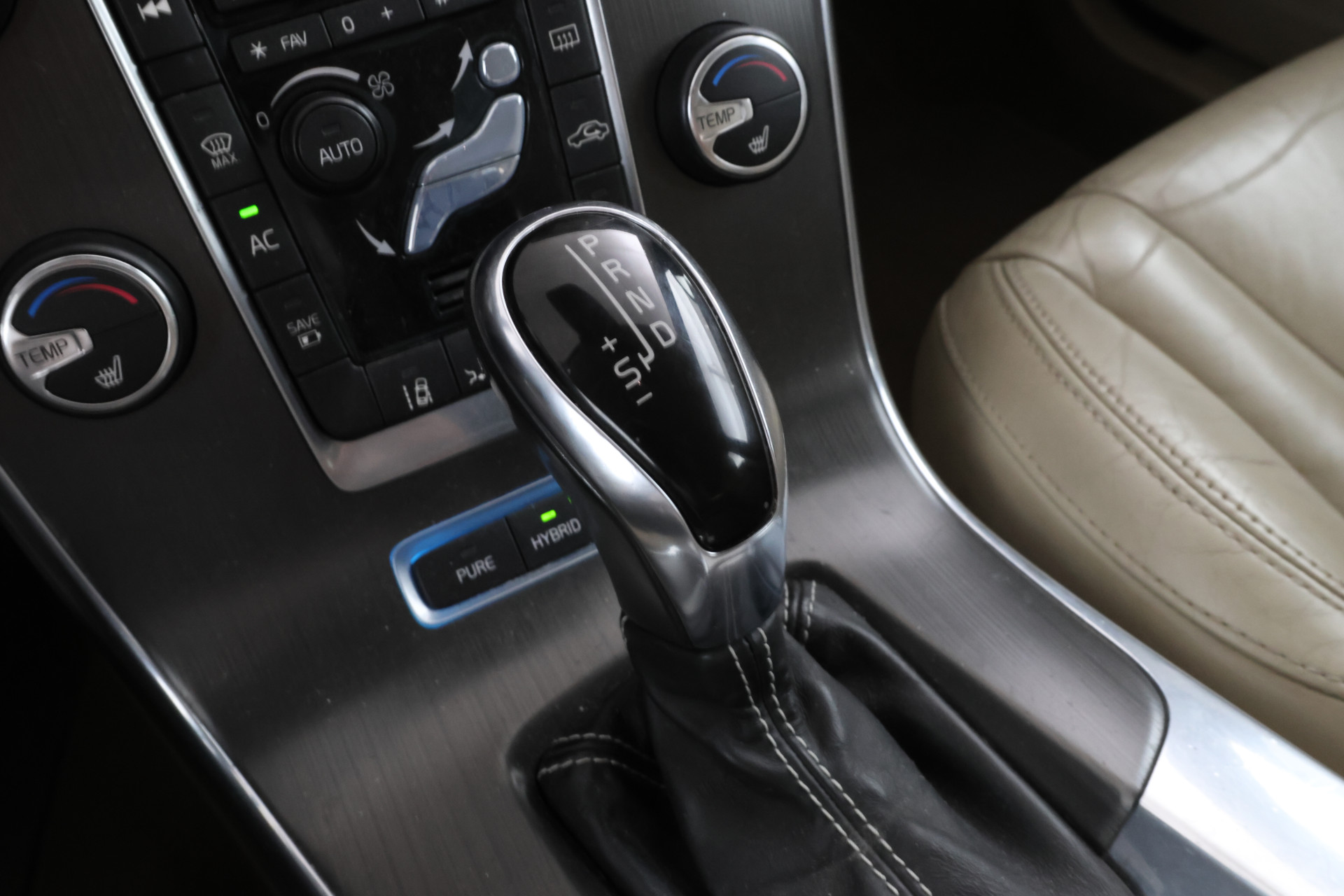 Foto van Volvo V60 Plug In Hybrid