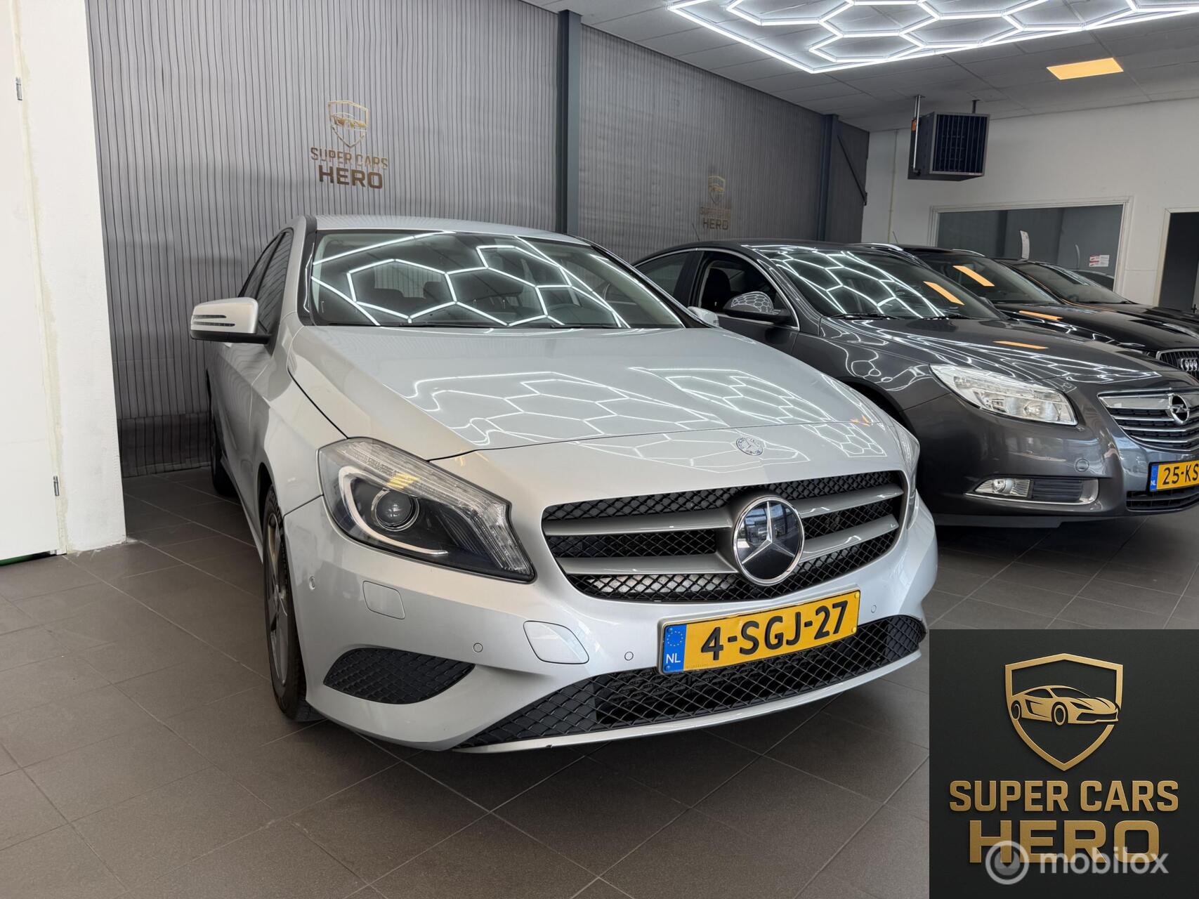 Mercedes-Benz A 180 180 Prestige 4U3 2013 - voorkant