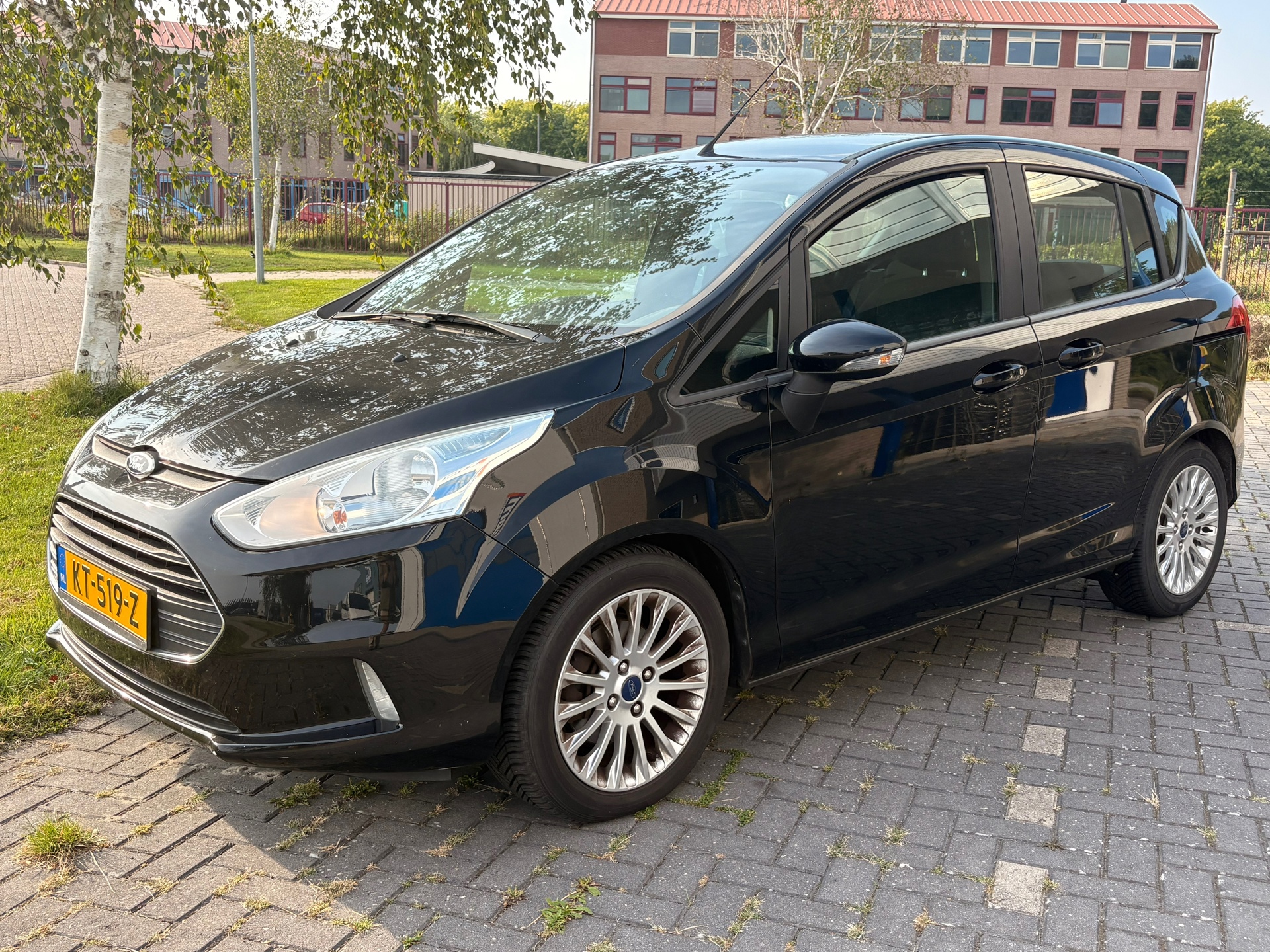 Foto van Ford B-max