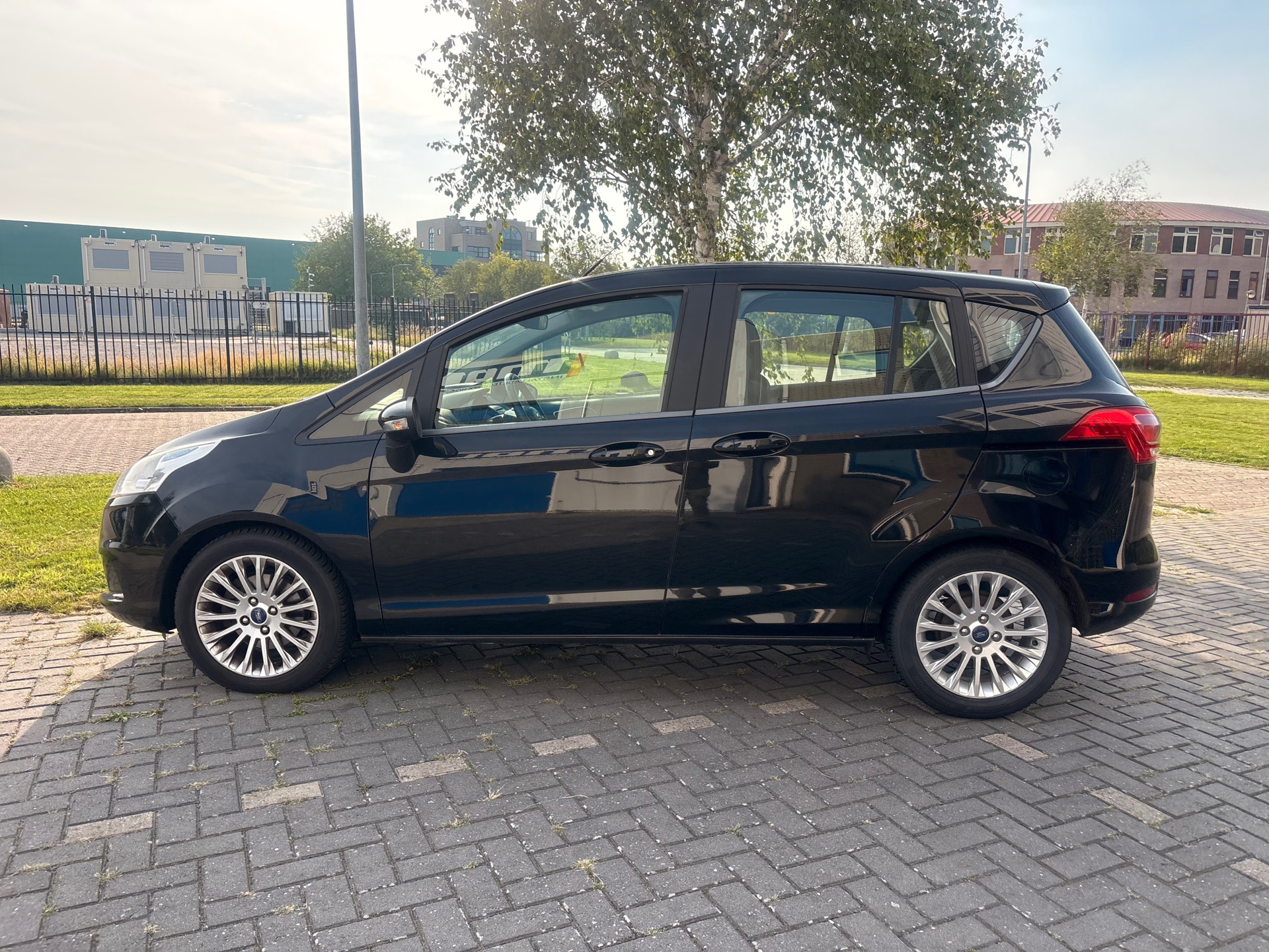 Foto van Ford B-max