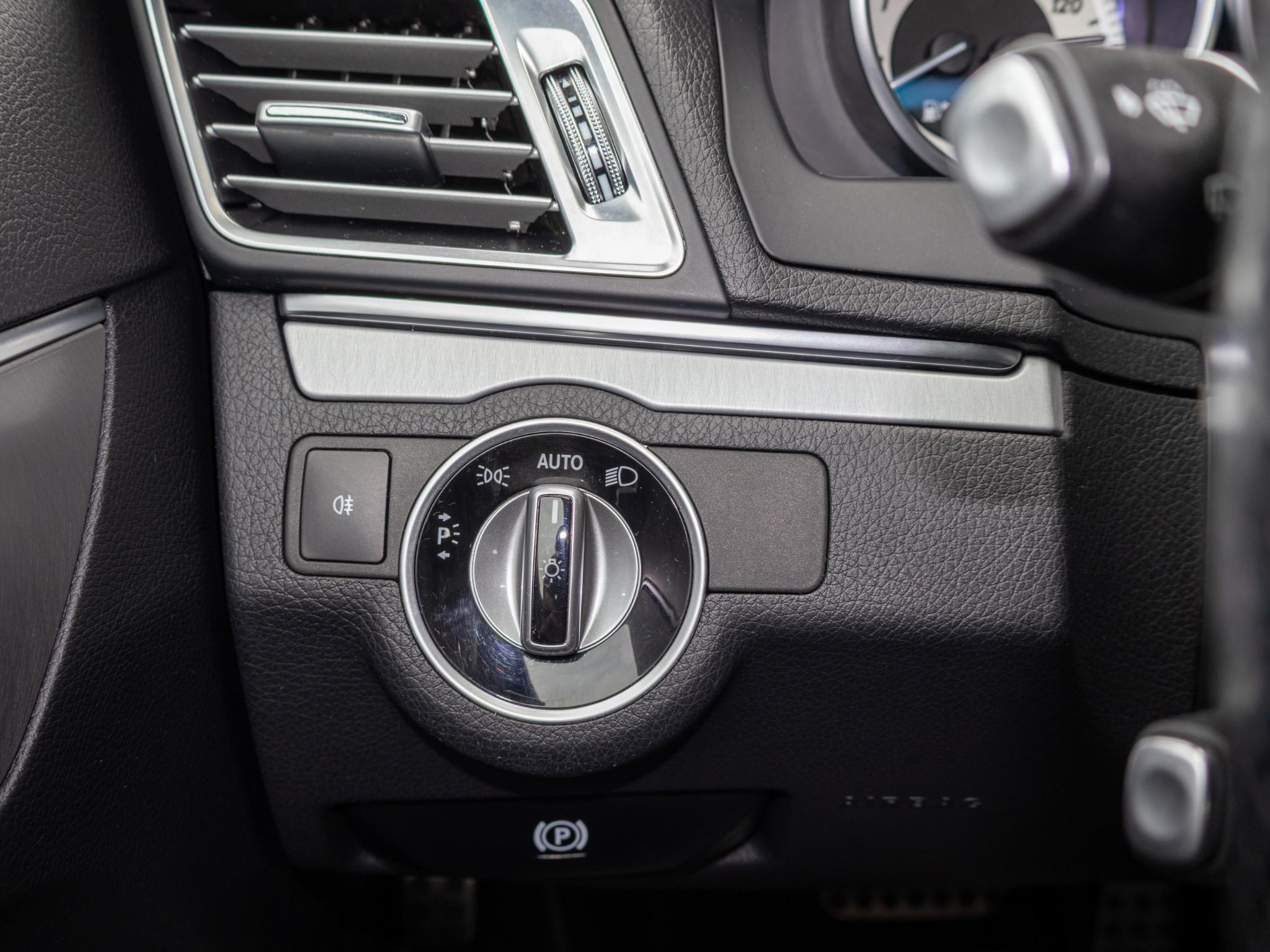 Foto van Mercedes-Benz E 200