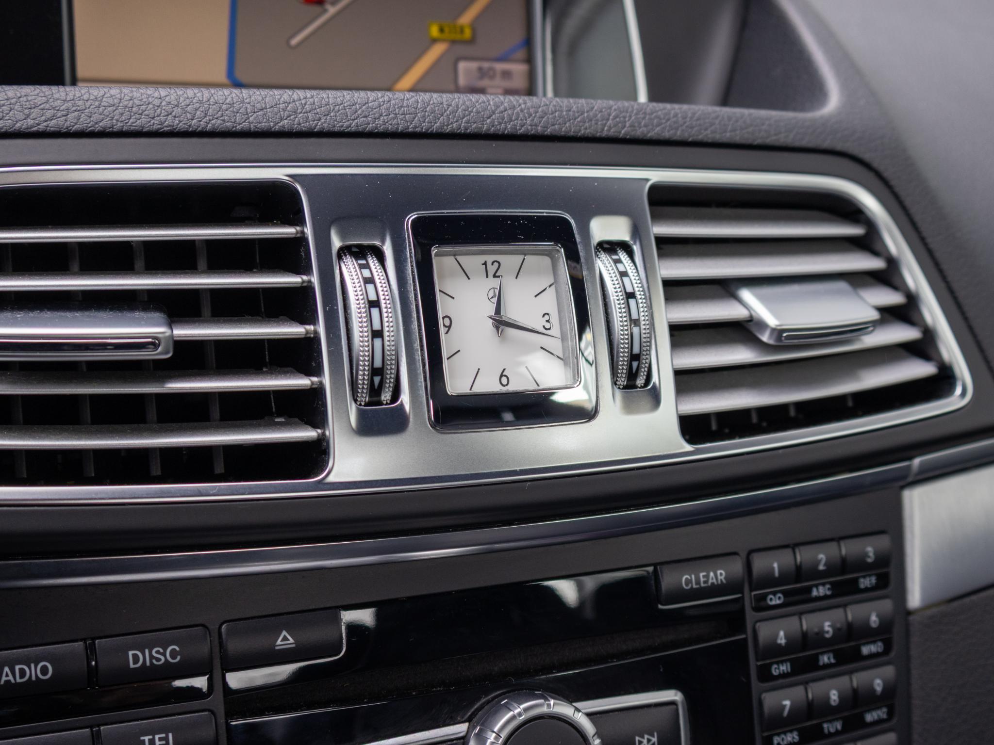 Foto van Mercedes-Benz E 200