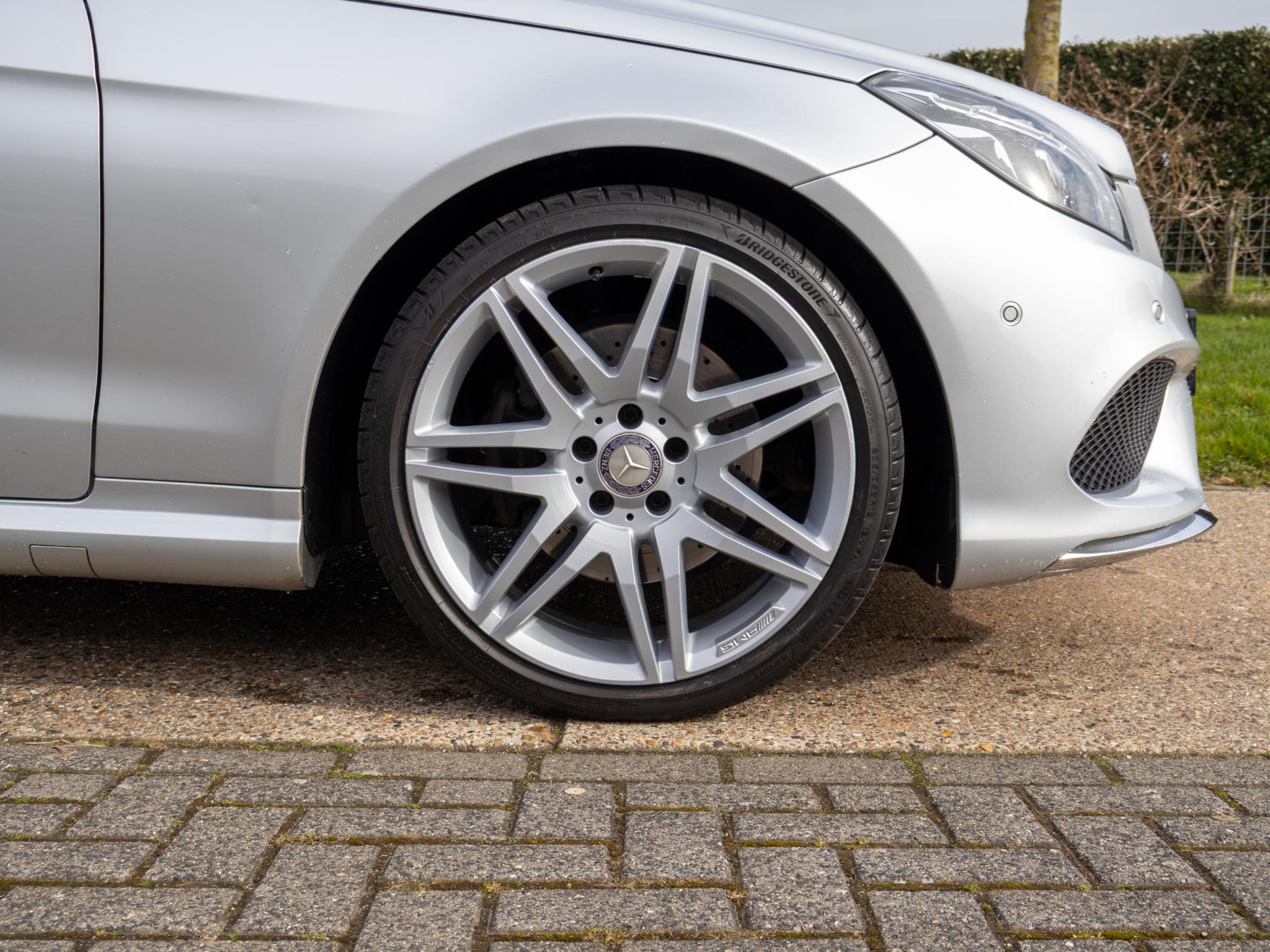 Foto van Mercedes-Benz E 200