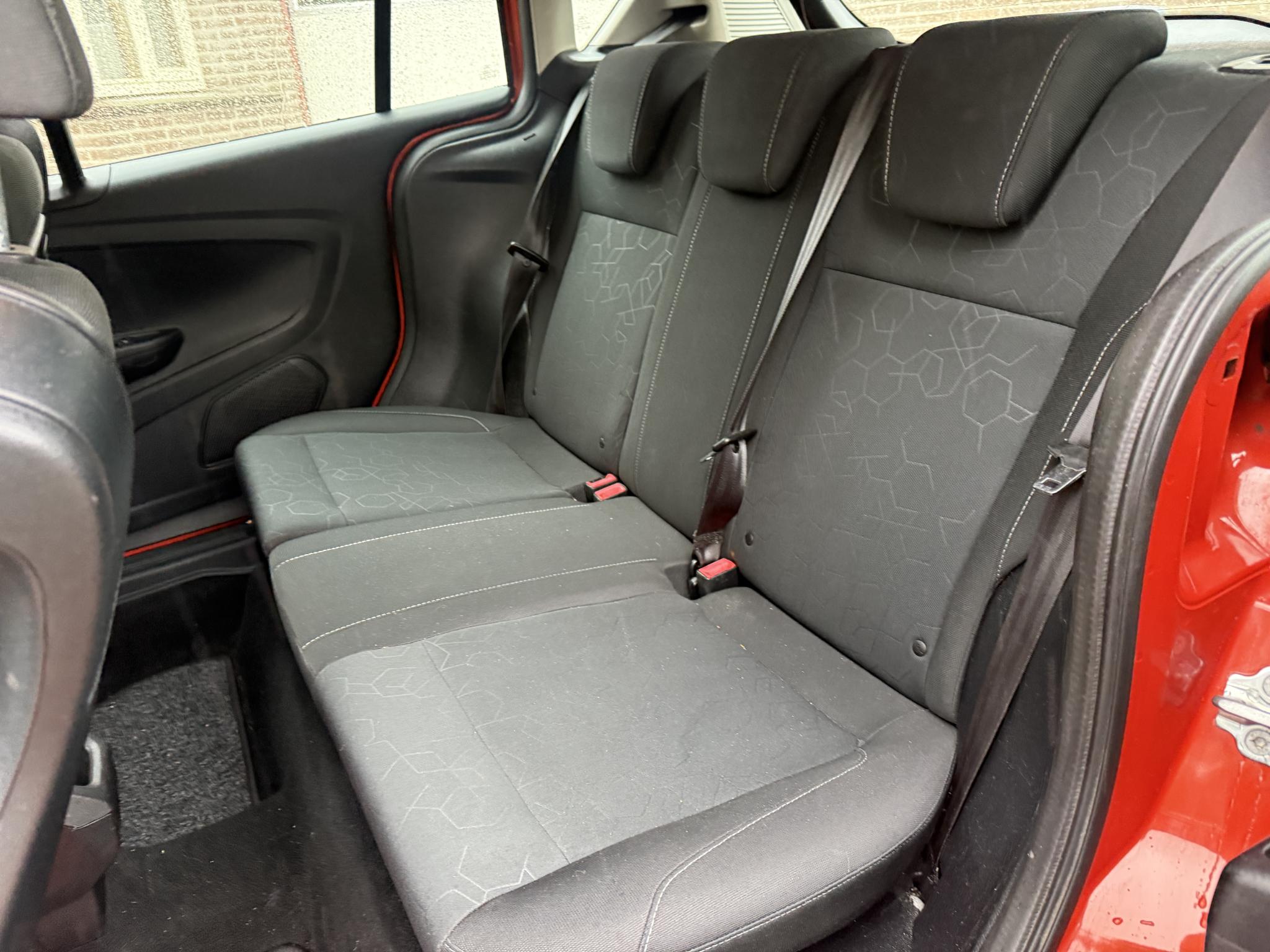 Foto van Ford B-max