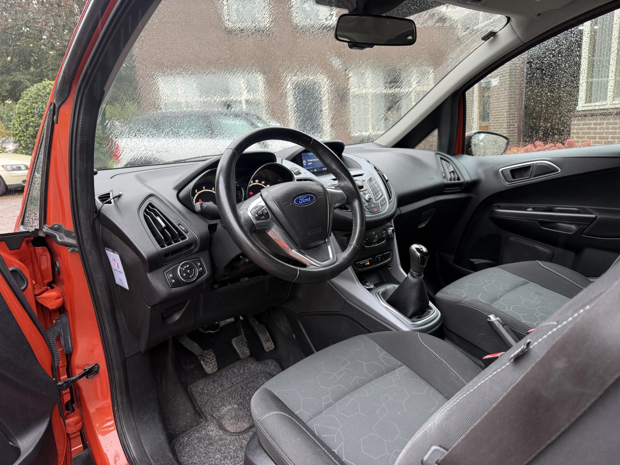 Foto van Ford B-max