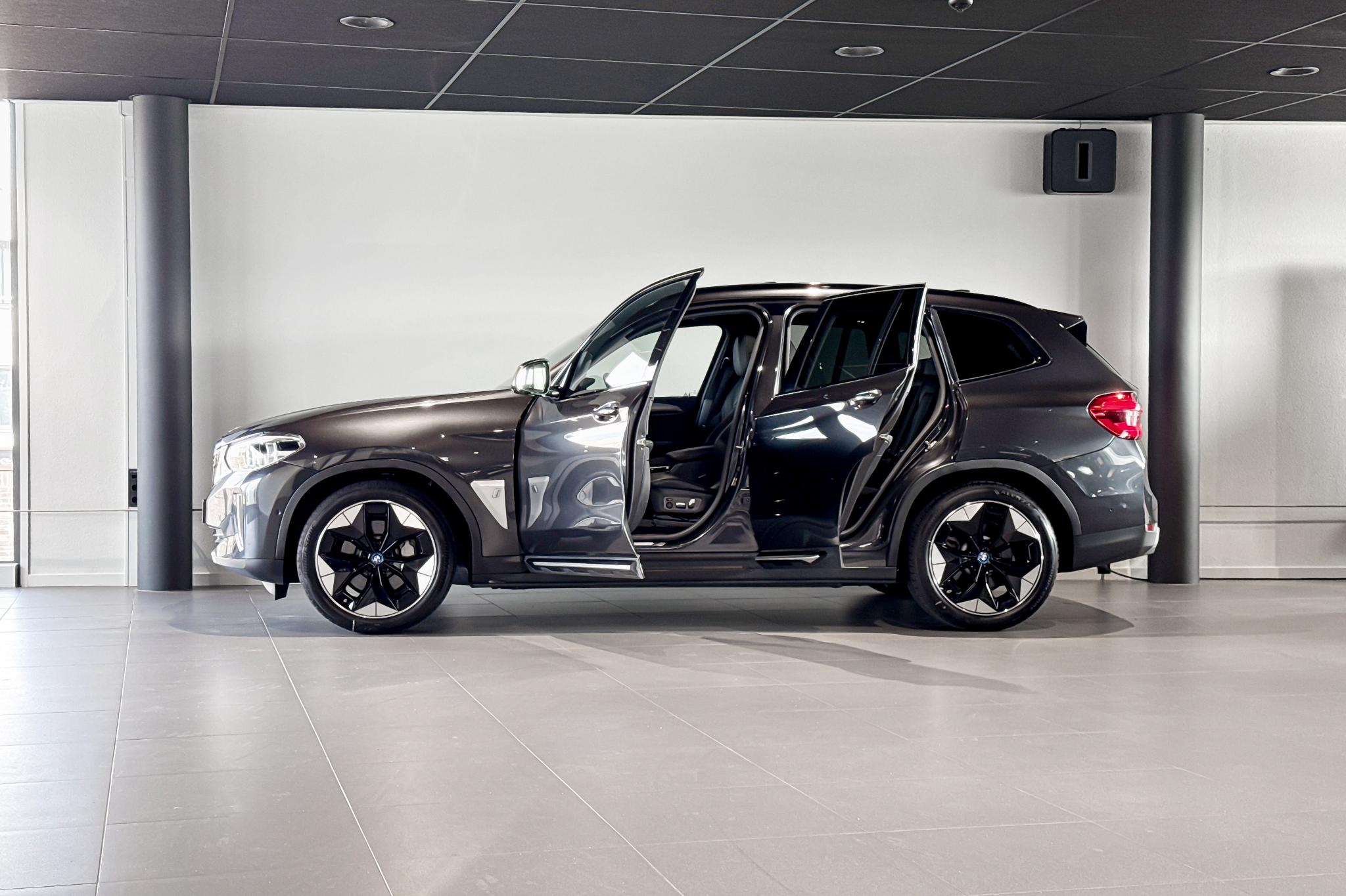 Foto van BMW Ix3
