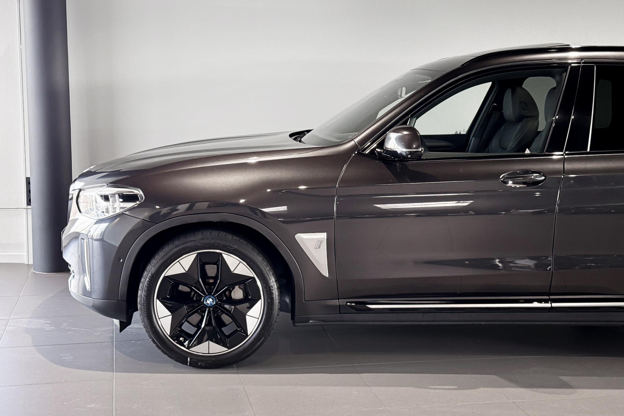Foto van BMW Ix3