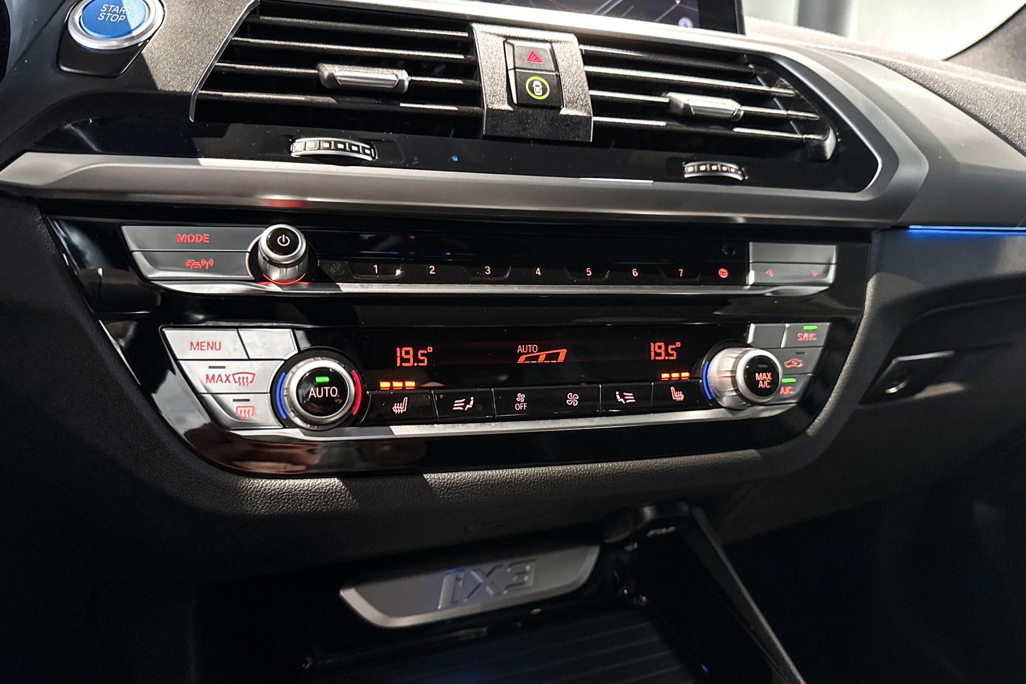 Foto van BMW Ix3