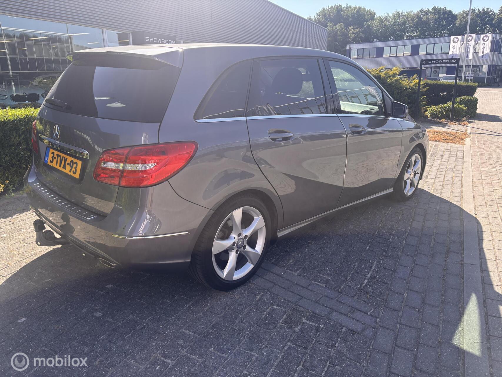 Foto van Mercedes-Benz B 180